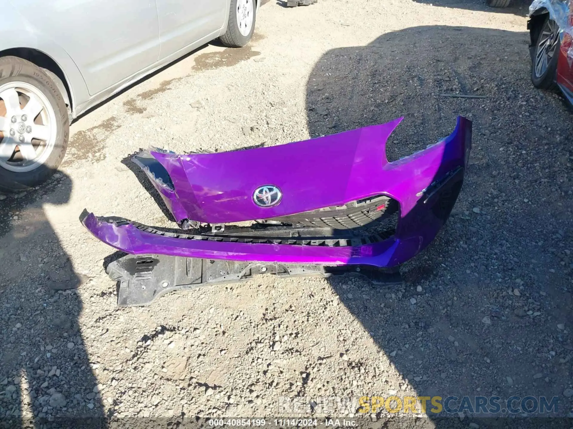 11 Photograph of a damaged car JF1ZNBC17N8755928 TOYOTA GR86 2022