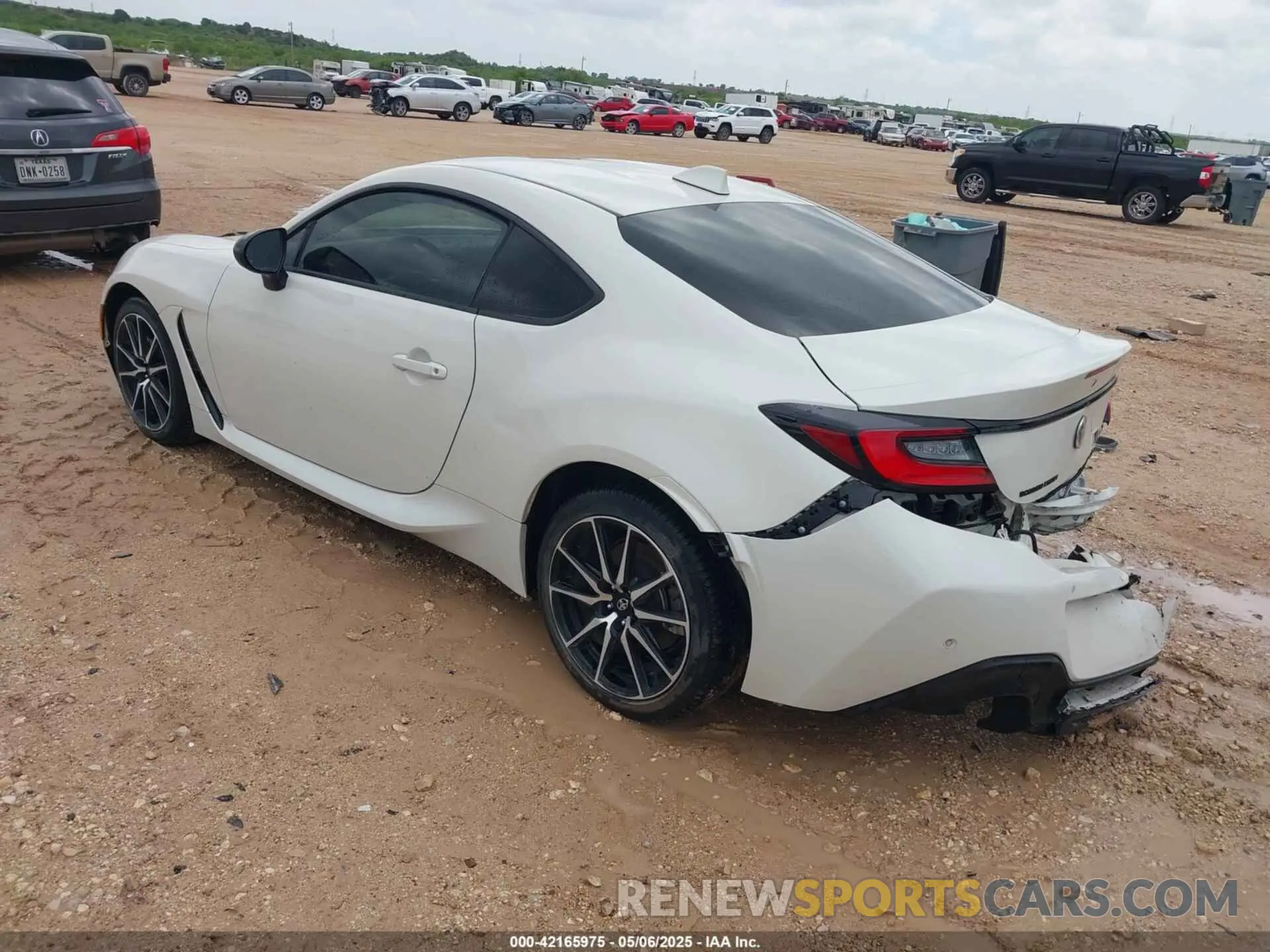 3 Photograph of a damaged car JF1ZNBC1XN8755650 TOYOTA GR86 2022