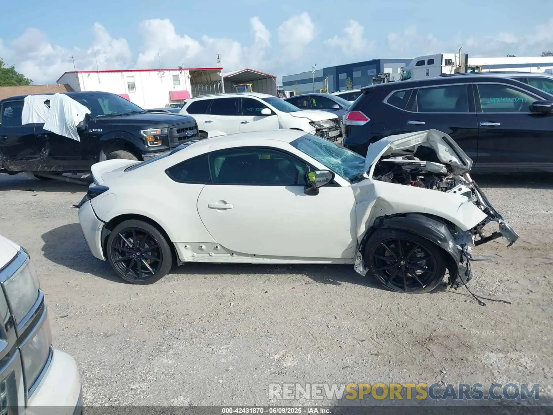 13 Photograph of a damaged car JF1ZNBF14N8756370 TOYOTA GR86 2022