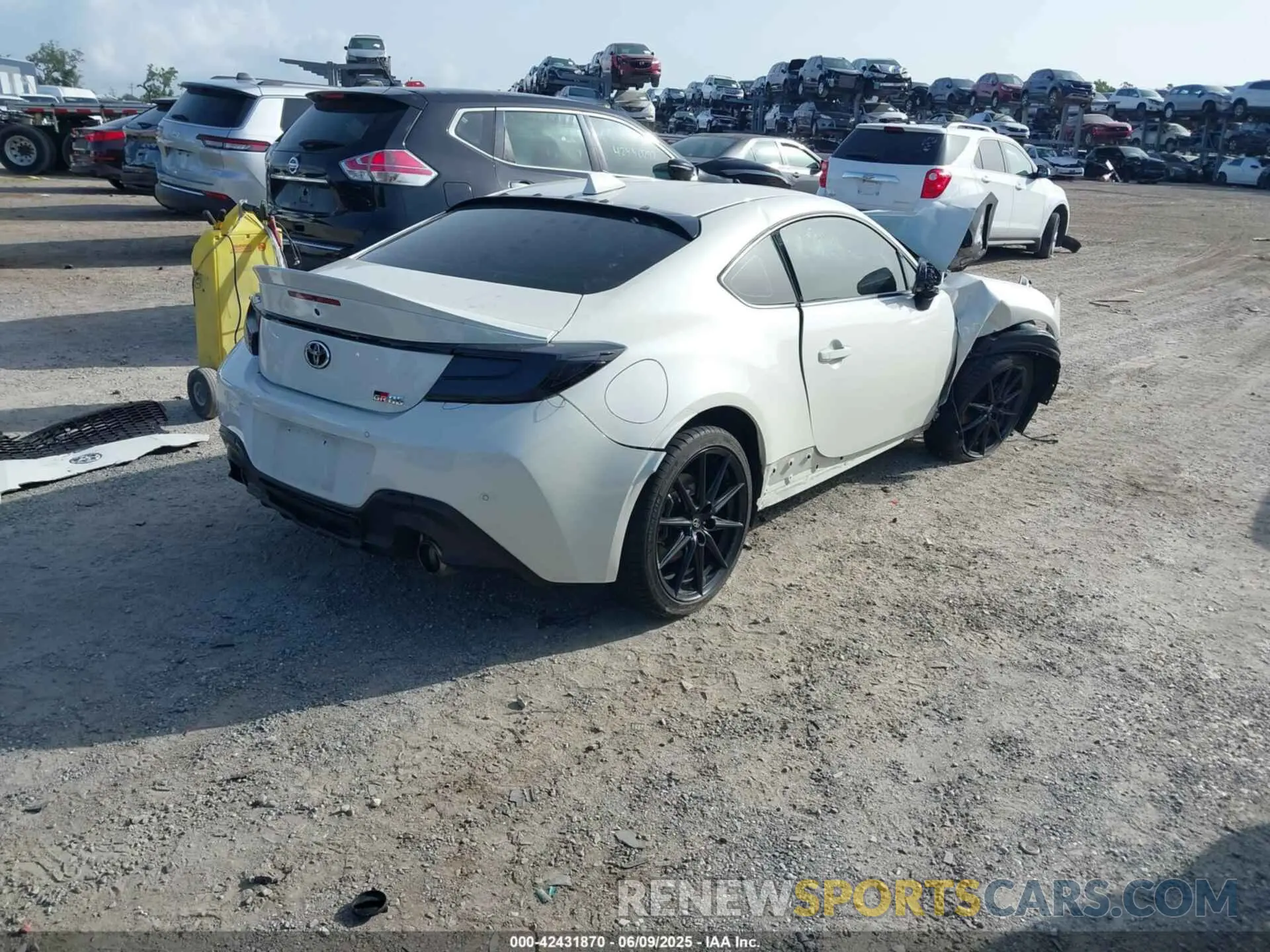 4 Photograph of a damaged car JF1ZNBF14N8756370 TOYOTA GR86 2022