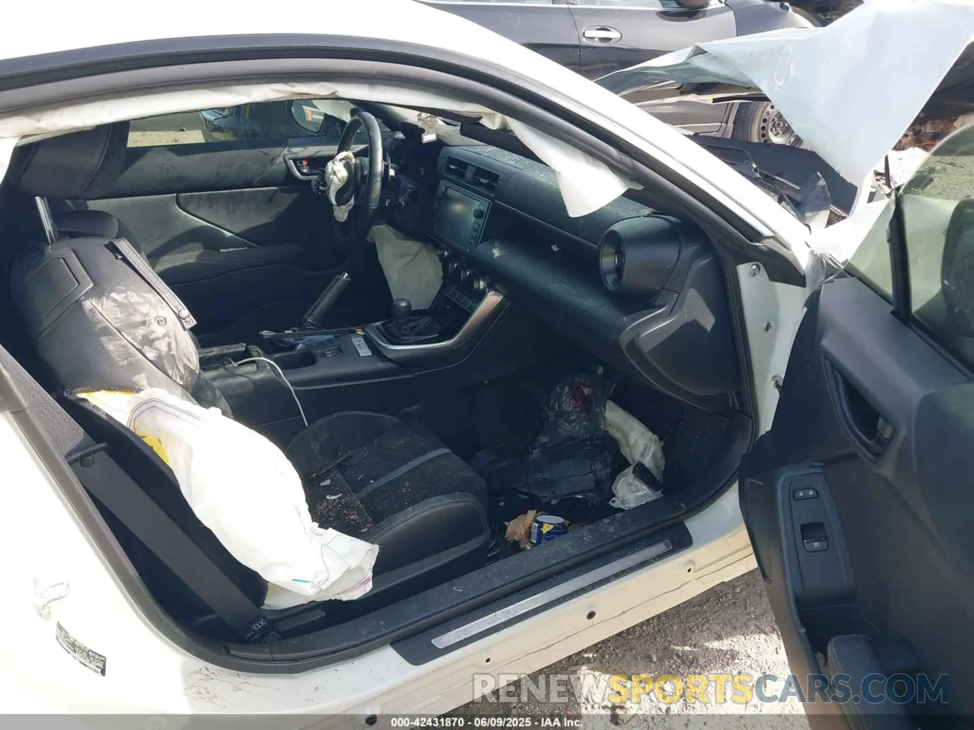 5 Photograph of a damaged car JF1ZNBF14N8756370 TOYOTA GR86 2022