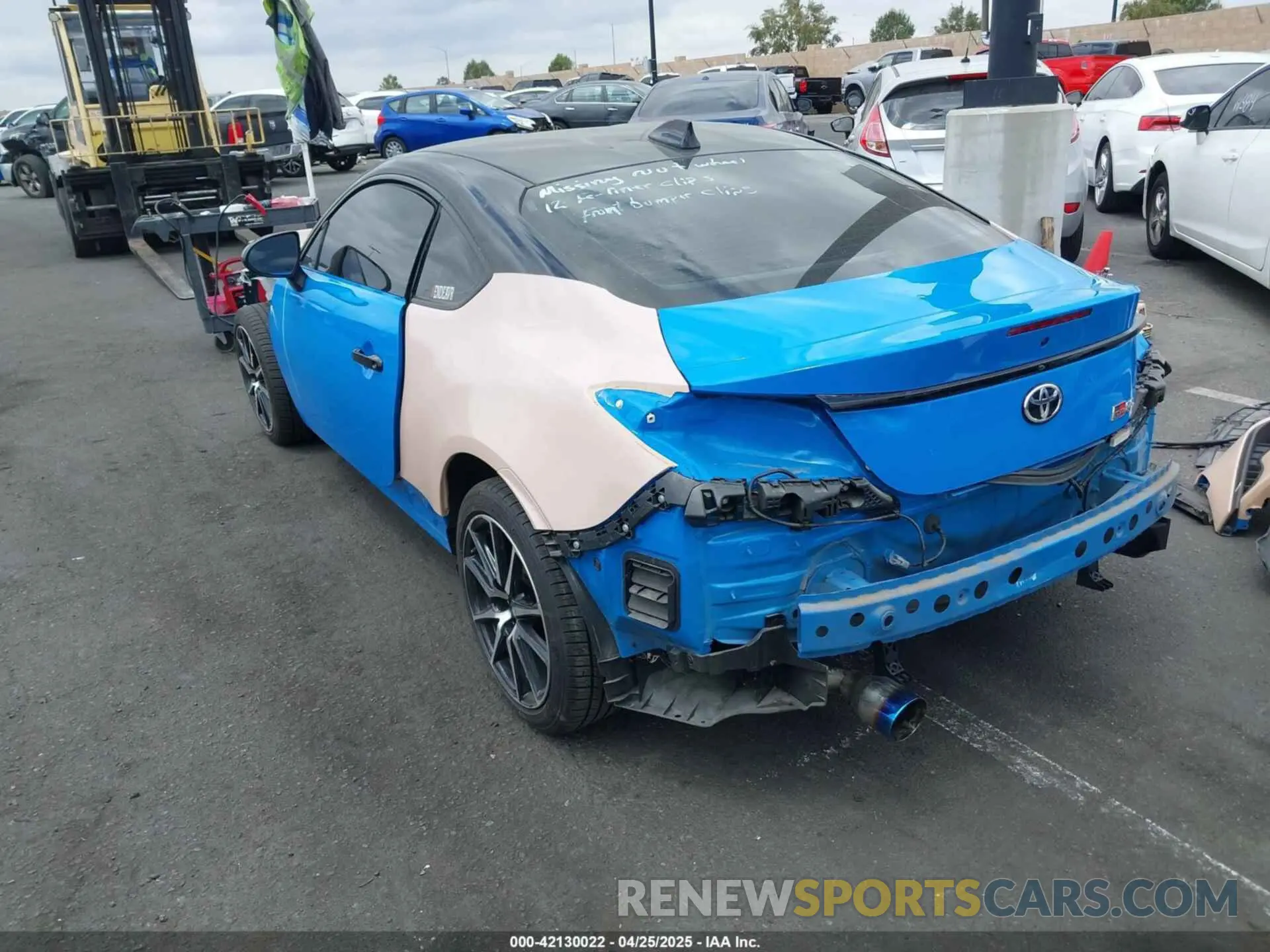 3 Photograph of a damaged car JF1ZNBB16P9752310 TOYOTA GR86 2023