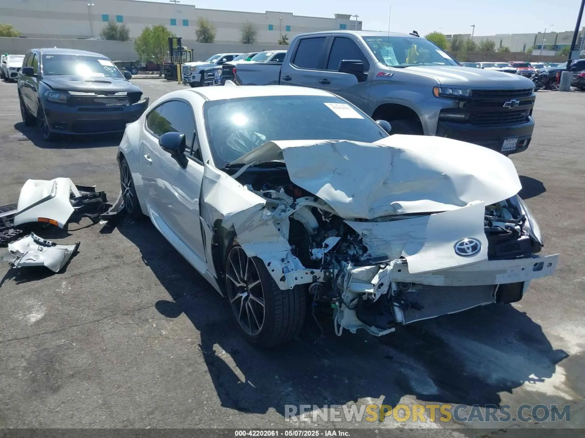 14 Photograph of a damaged car JF1ZNBC13P8762393 TOYOTA GR86 2023