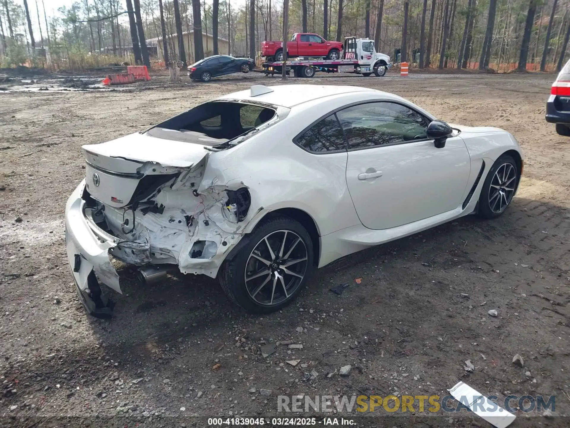 4 Photograph of a damaged car JF1ZNBC18P8761188 TOYOTA GR86 2023