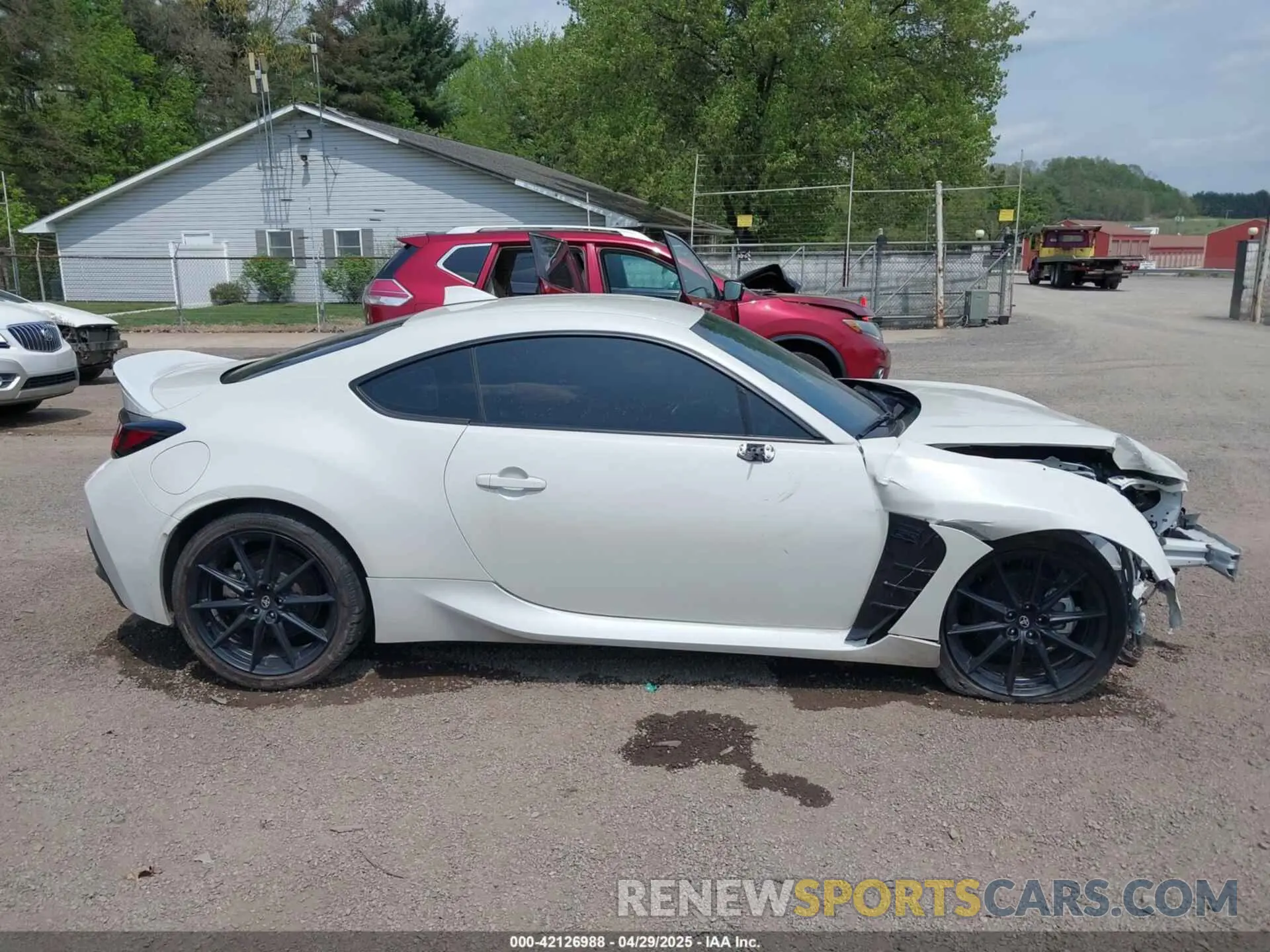 14 Фотография поврежденного автомобиля JF1ZNBE12P9756981 TOYOTA GR86 2023