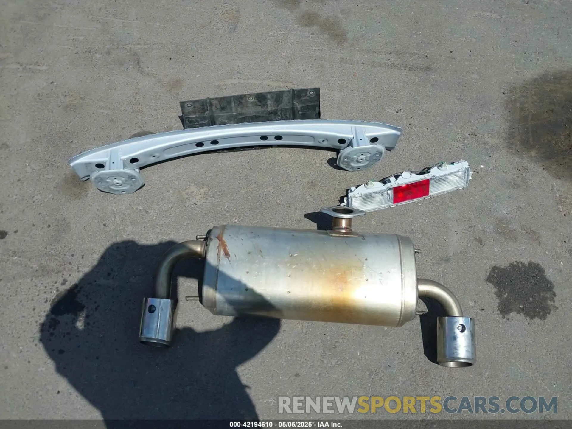 12 Фотография поврежденного автомобиля JF1ZNBE15P9765366 TOYOTA GR86 2023