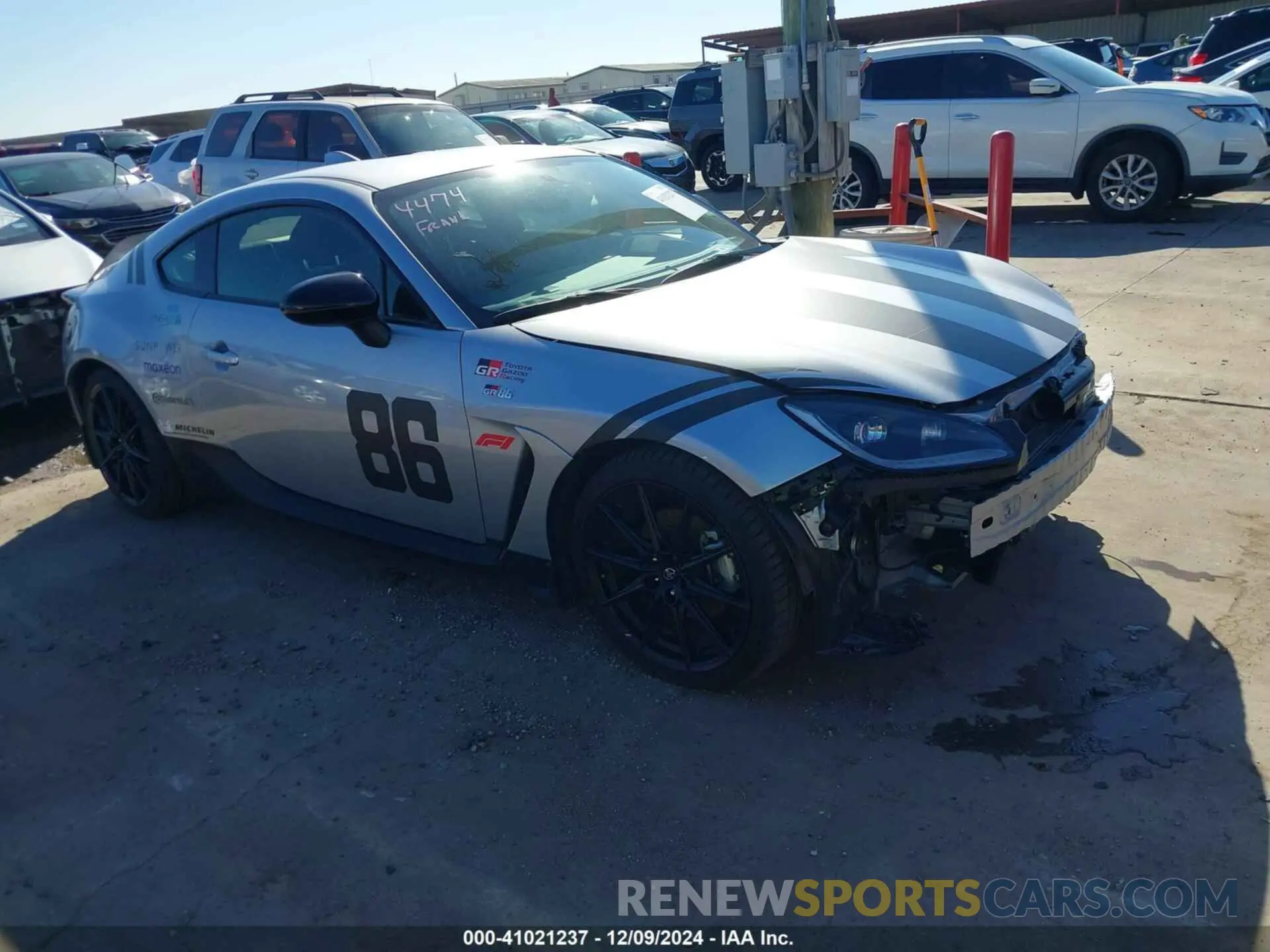 1 Photograph of a damaged car JF1ZNBF10P8766798 TOYOTA GR86 2023