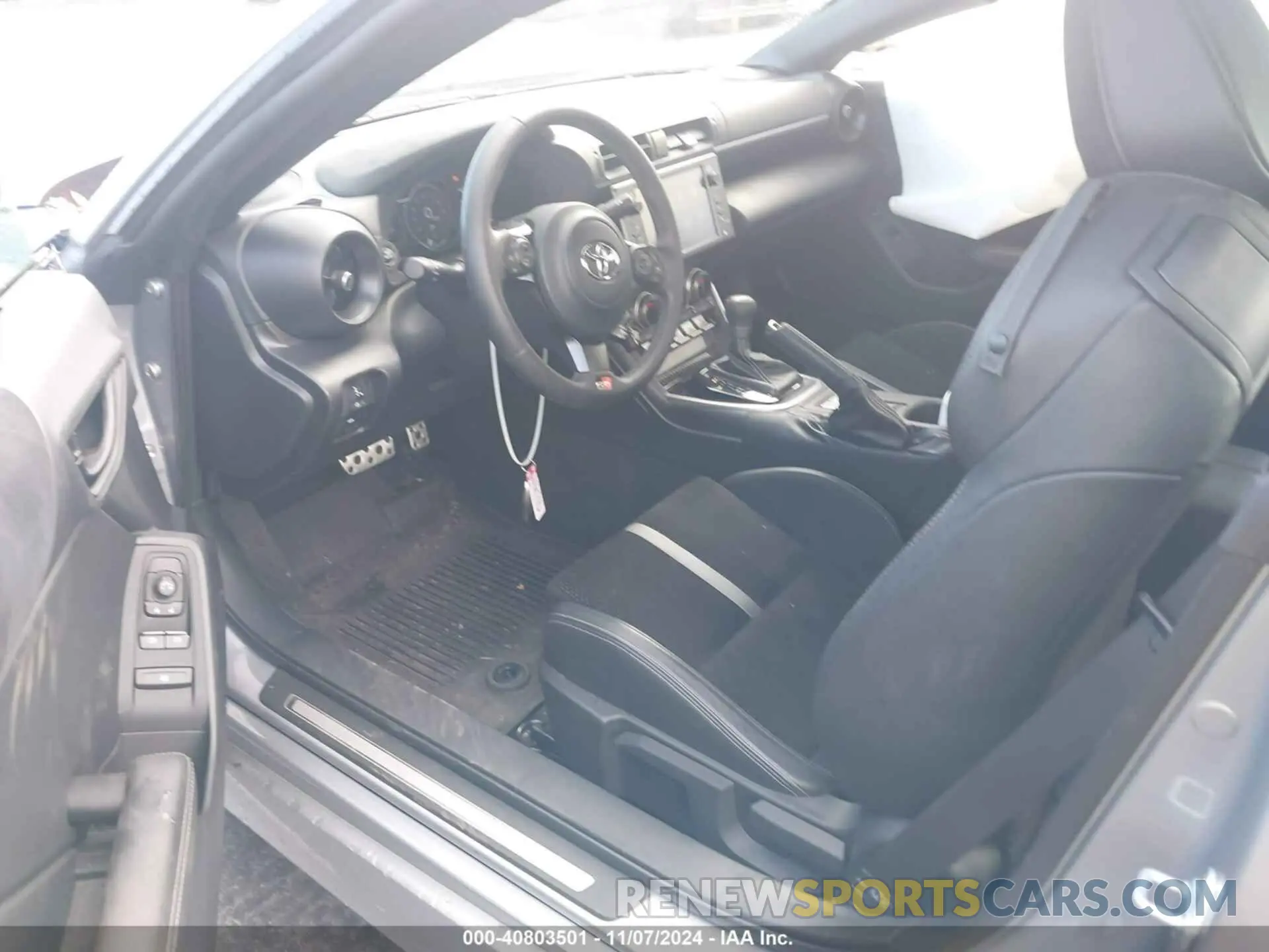 5 Photograph of a damaged car JF1ZNBF14P8757568 TOYOTA GR86 2023
