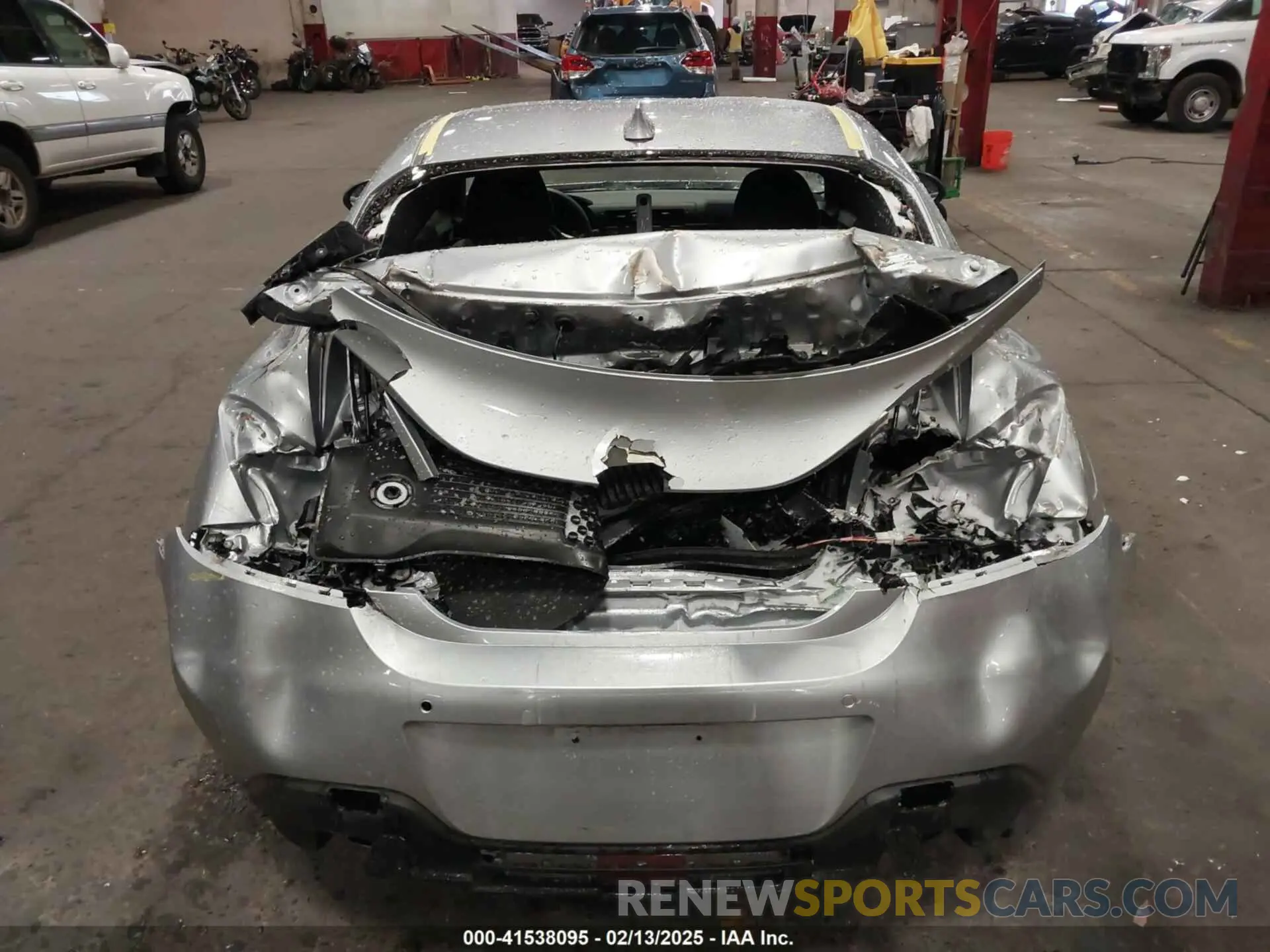 16 Photograph of a damaged car JF1ZNBF15P8761791 TOYOTA GR86 2023