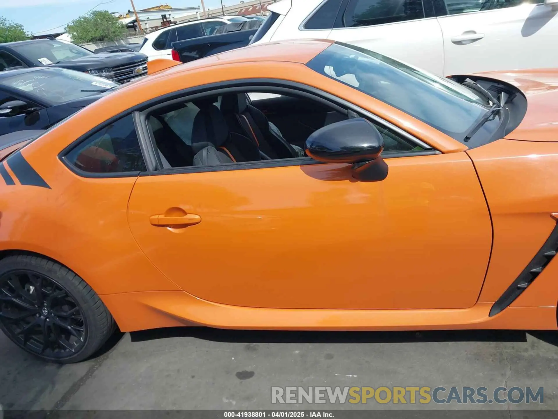 13 Фотография поврежденного автомобиля JF1ZNBH18P8755397 TOYOTA GR86 2023