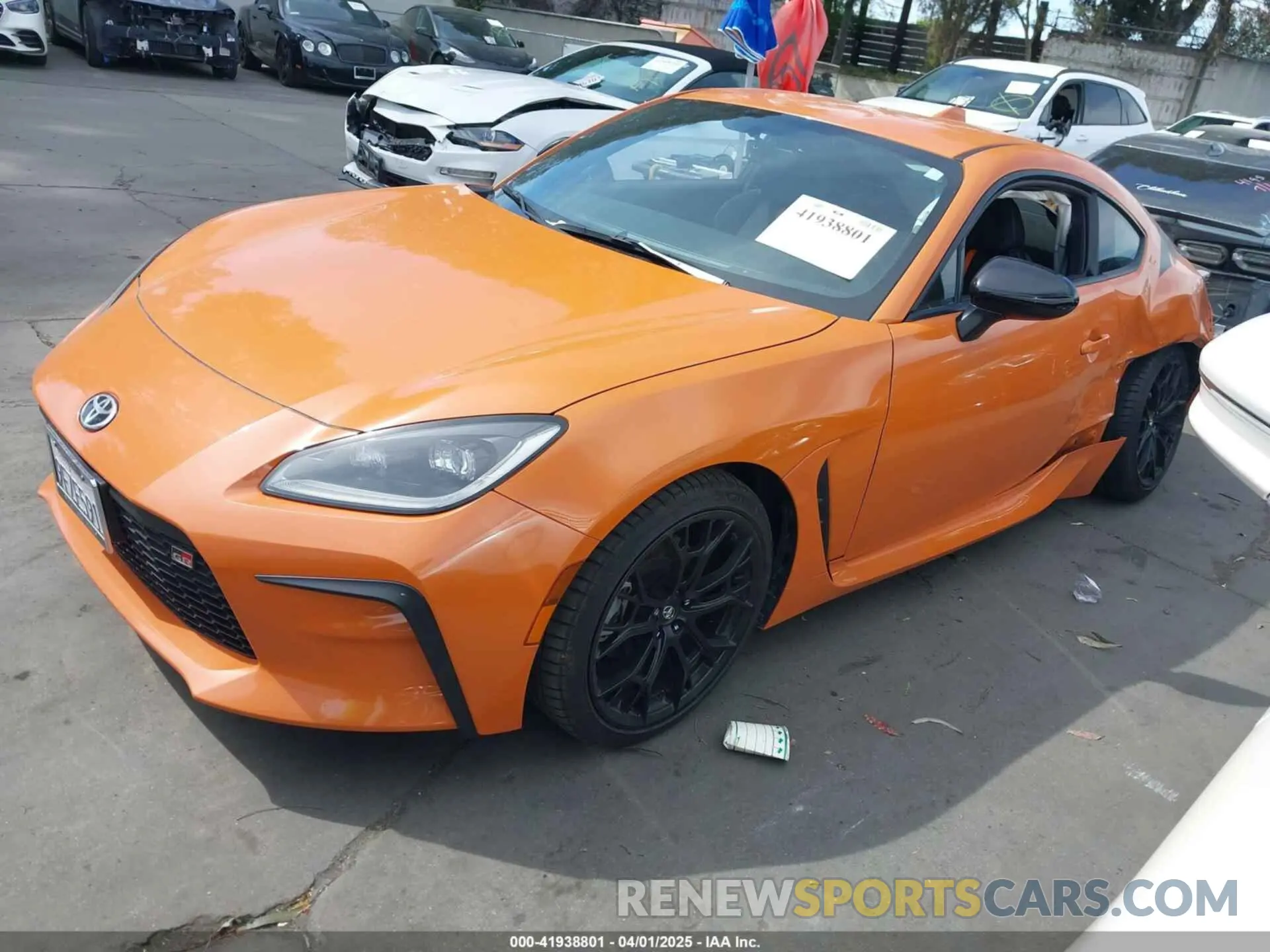 2 Фотография поврежденного автомобиля JF1ZNBH18P8755397 TOYOTA GR86 2023