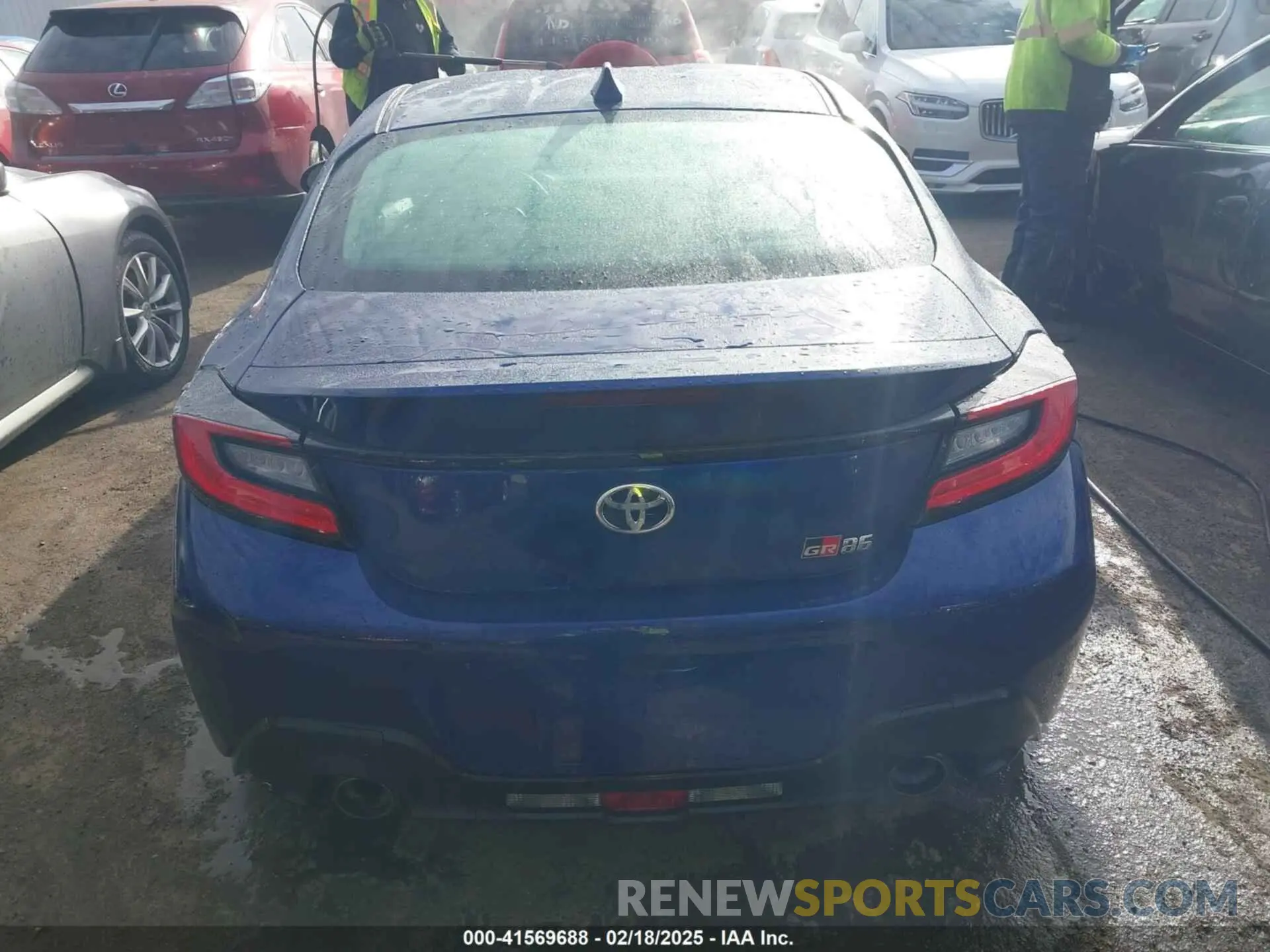 16 Photograph of a damaged car JF1ZNBB16R8760044 TOYOTA GR86 2024