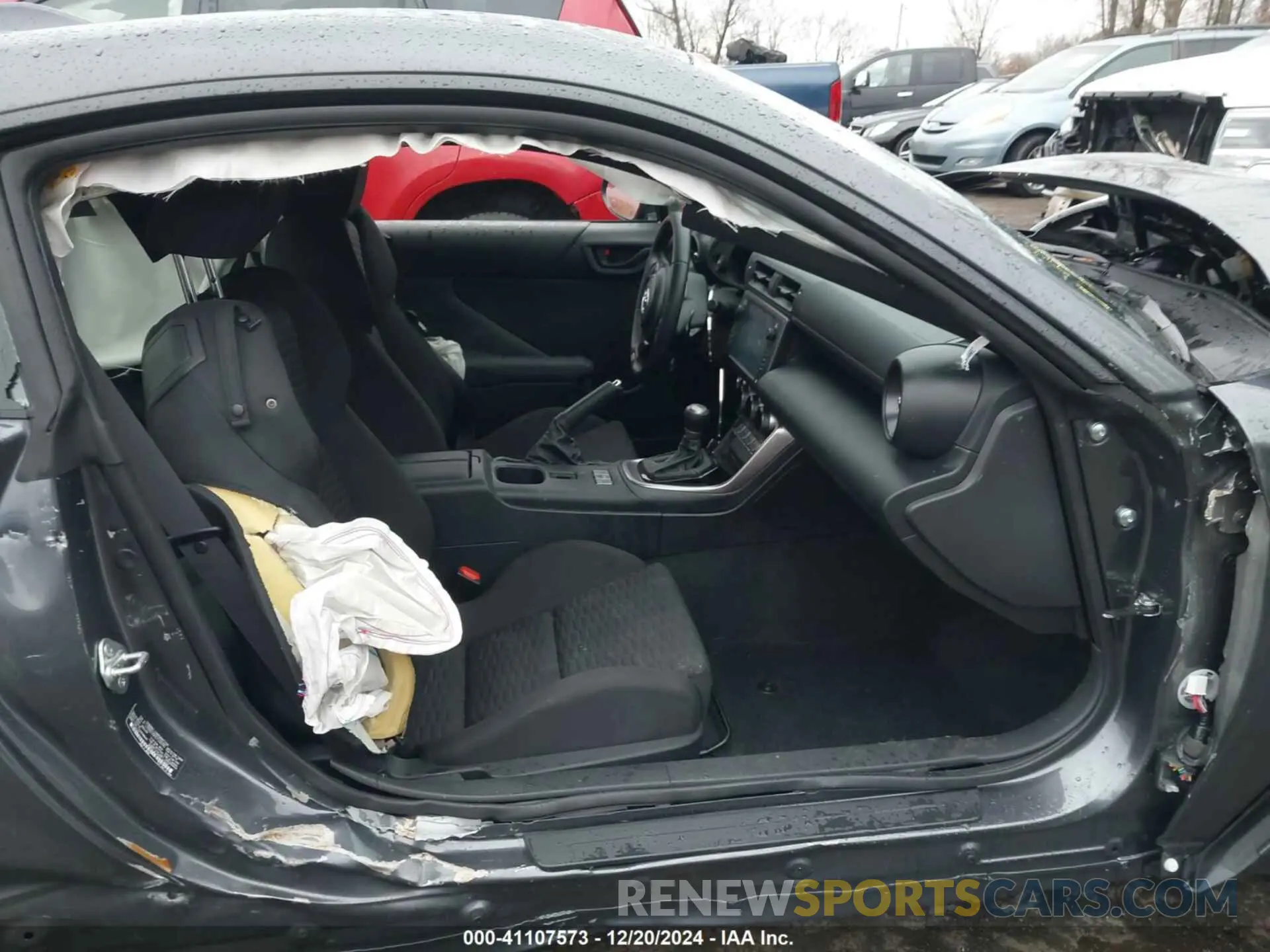 5 Фотография поврежденного автомобиля JF1ZNBB18R8759090 TOYOTA GR86 2024