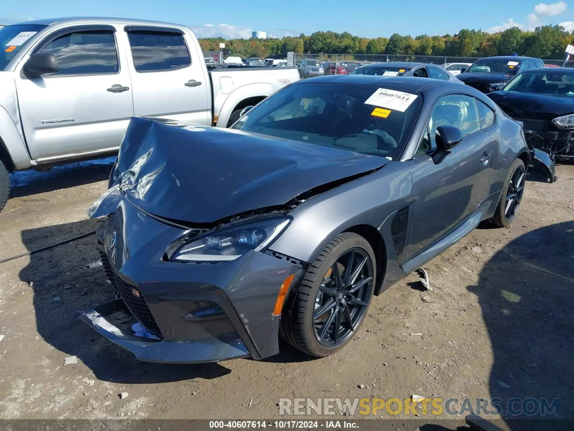 2 Фотография поврежденного автомобиля JF1ZNBE11R9758675 TOYOTA GR86 2024