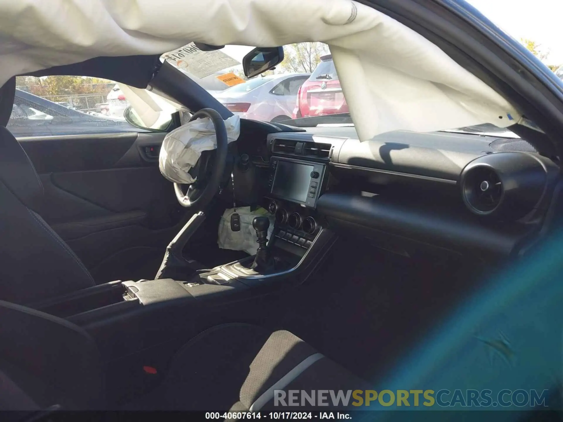 5 Фотография поврежденного автомобиля JF1ZNBE11R9758675 TOYOTA GR86 2024