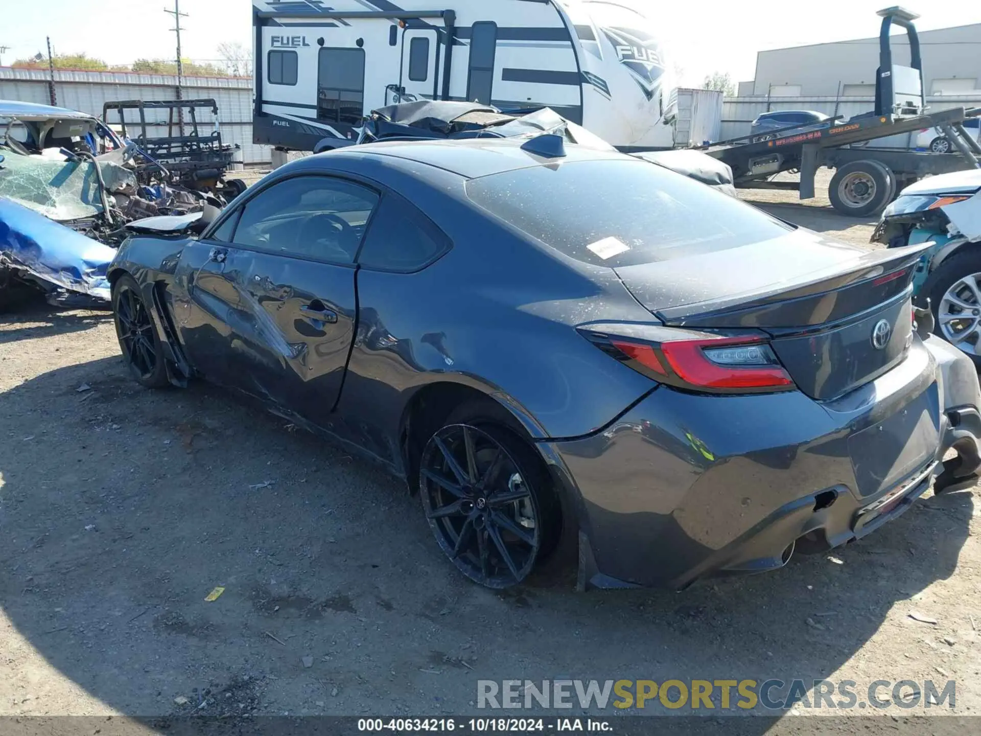 3 Фотография поврежденного автомобиля JF1ZNBE12R8758013 TOYOTA GR86 2024