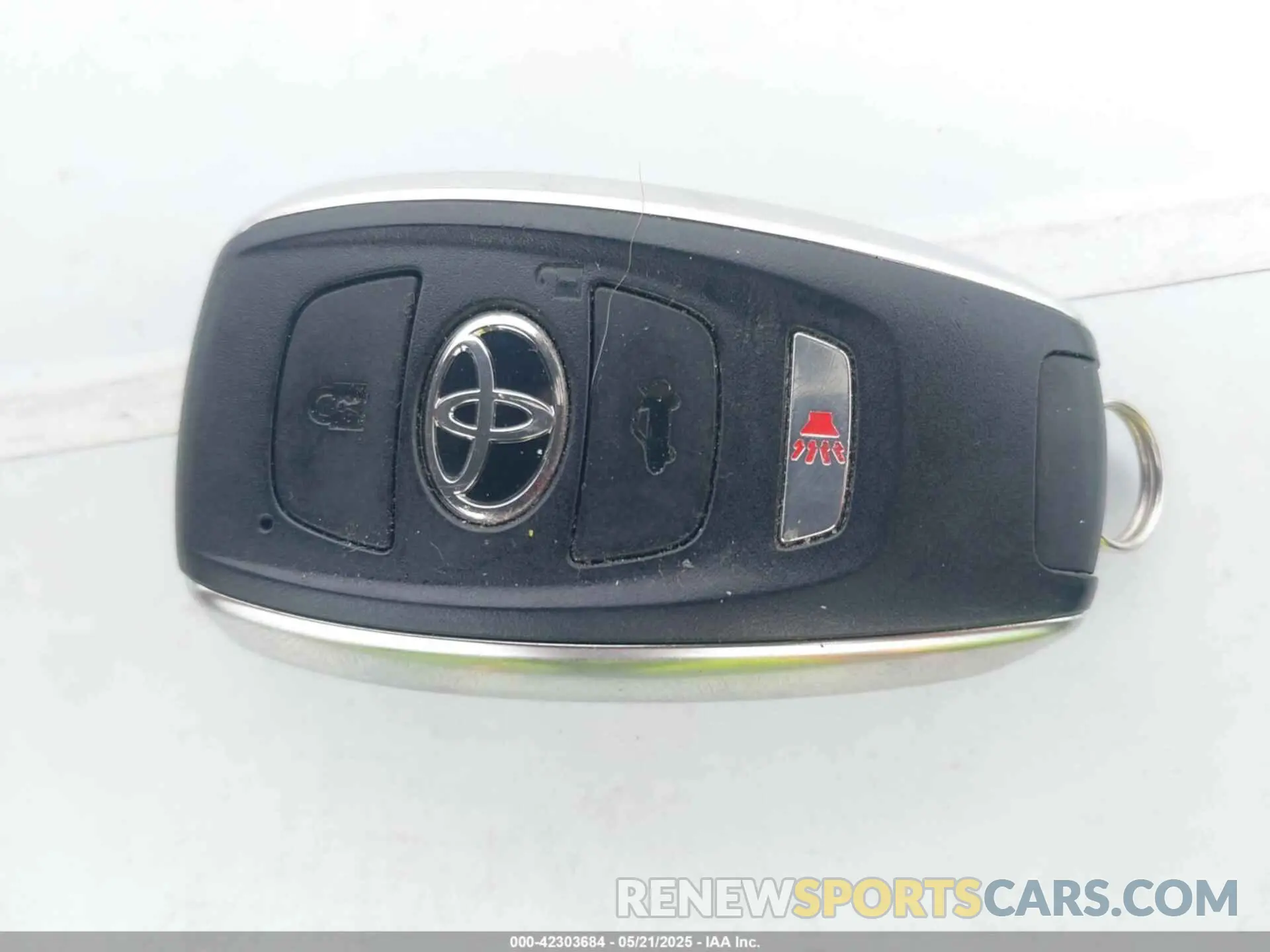 11 Фотография поврежденного автомобиля JF1ZNBE13R8758585 TOYOTA GR86 2024