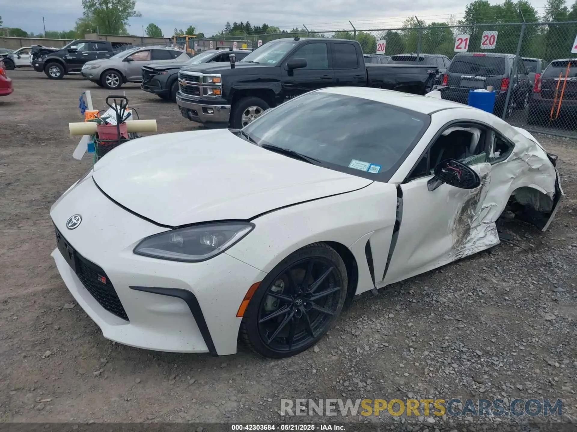 2 Фотография поврежденного автомобиля JF1ZNBE13R8758585 TOYOTA GR86 2024