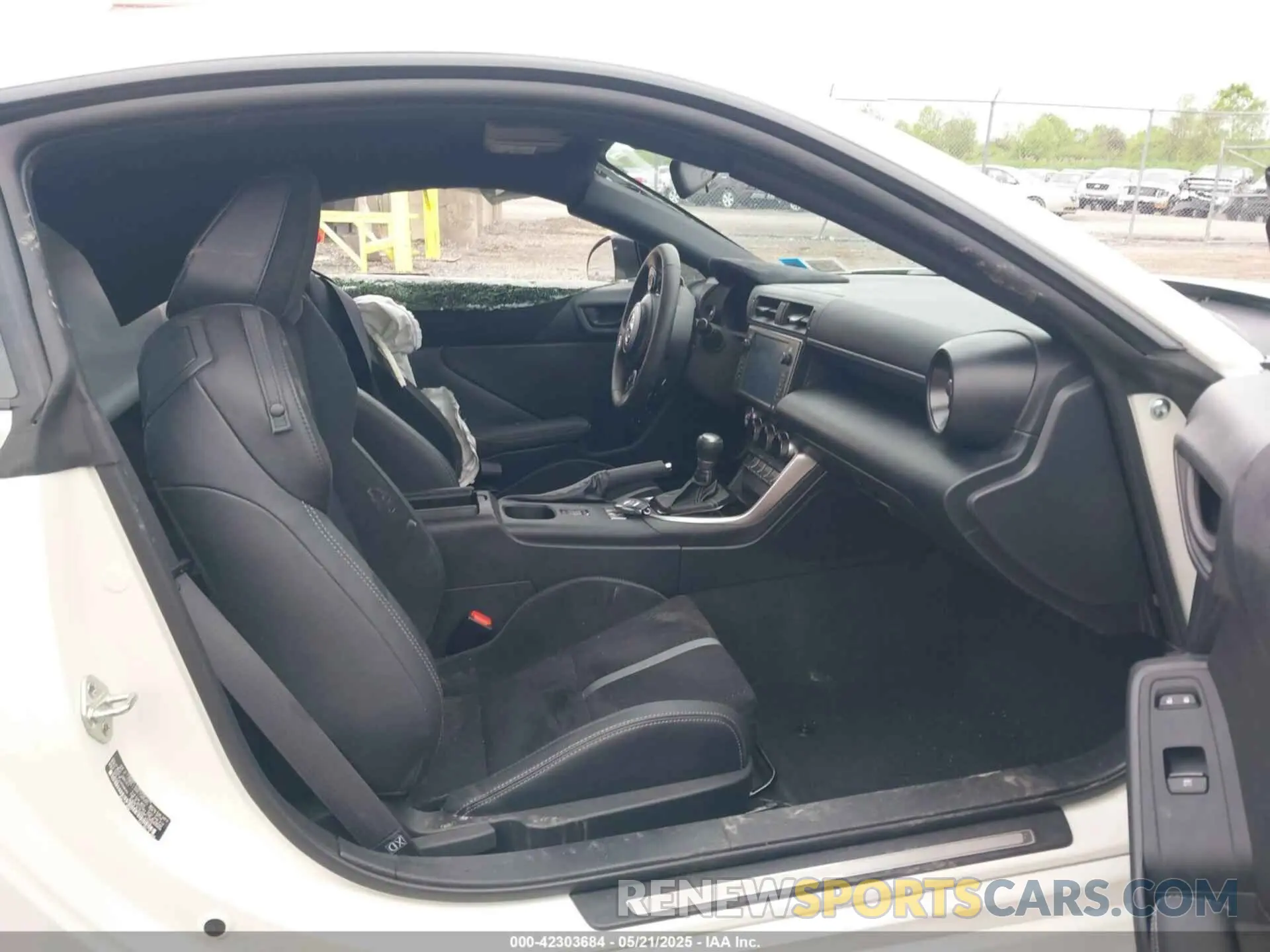 5 Фотография поврежденного автомобиля JF1ZNBE13R8758585 TOYOTA GR86 2024