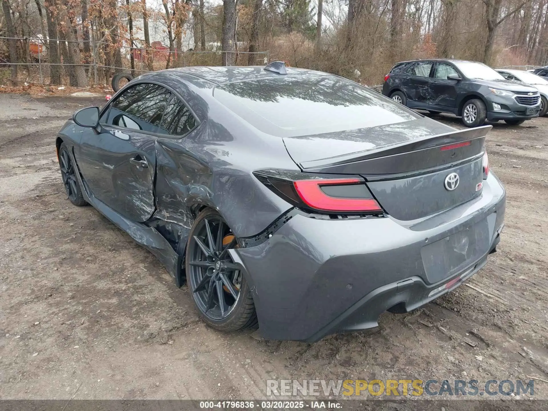 3 Фотография поврежденного автомобиля JF1ZNBE18R8756993 TOYOTA GR86 2024