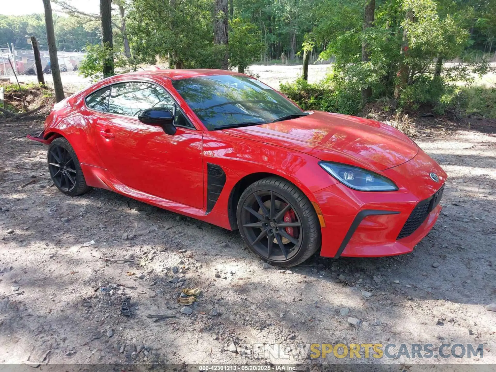 1 Фотография поврежденного автомобиля JF1ZNBE1XR8760723 TOYOTA GR86 2024