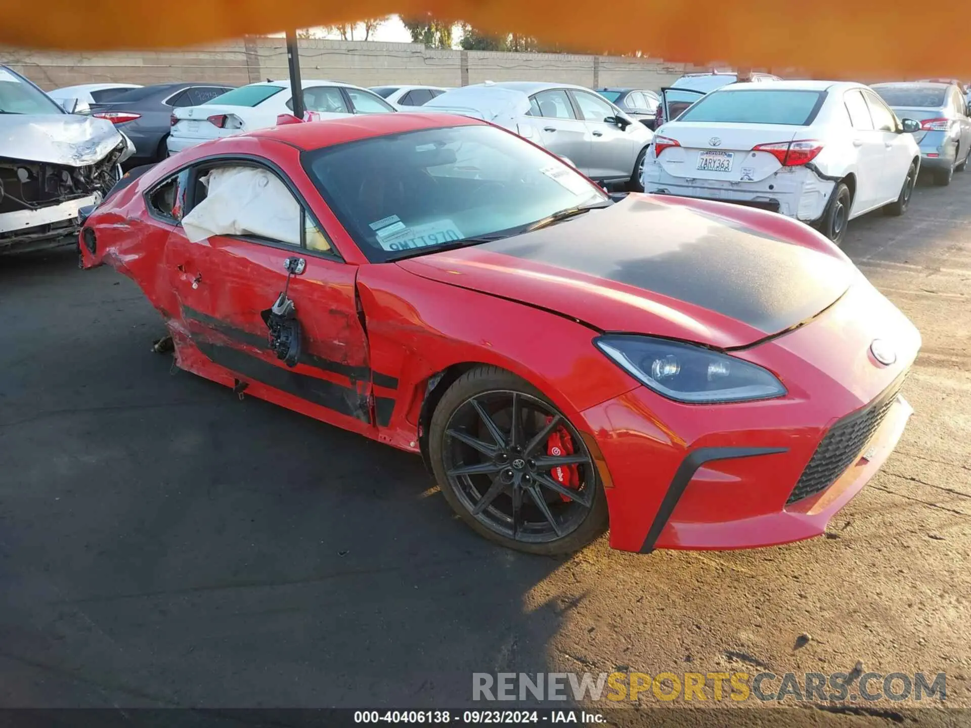 1 Фотография поврежденного автомобиля JF1ZNBM11R8752608 TOYOTA GR86 2024