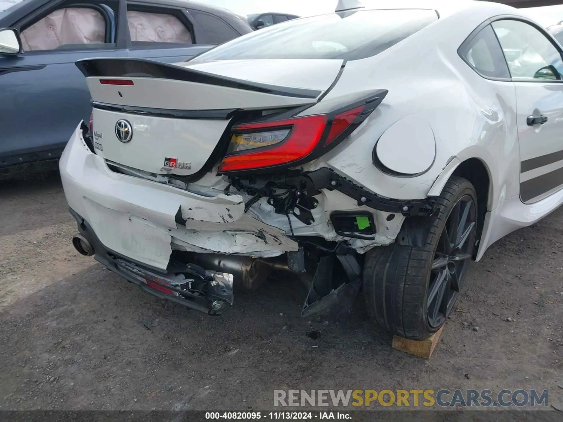 6 Photograph of a damaged car JF1ZNBM19R9750664 TOYOTA GR86 2024