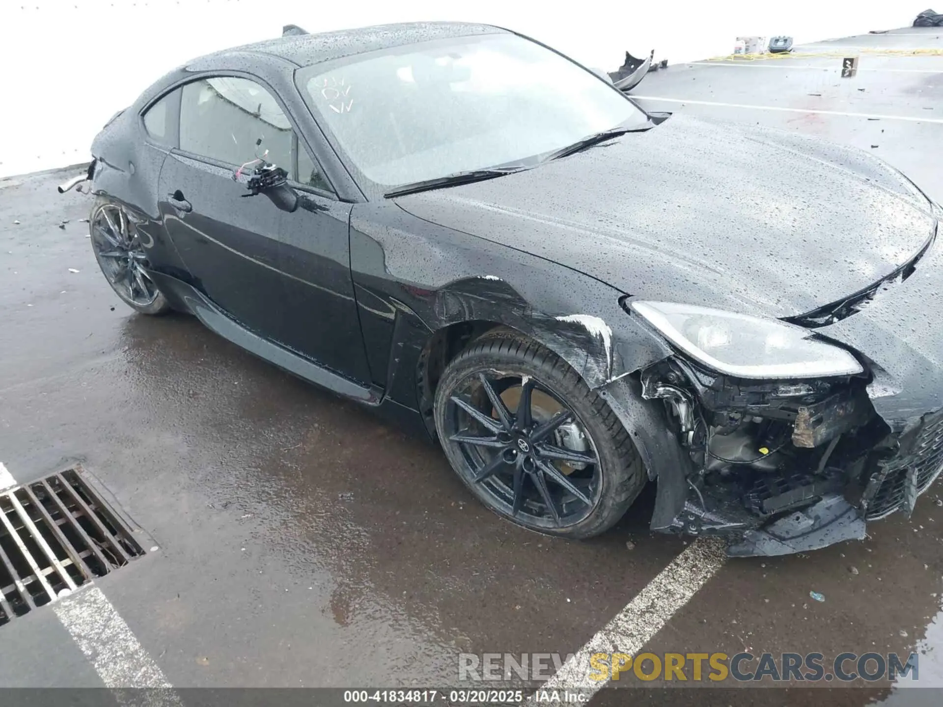 18 Photograph of a damaged car JF1ZNBE11S9752297 TOYOTA GR86 2025