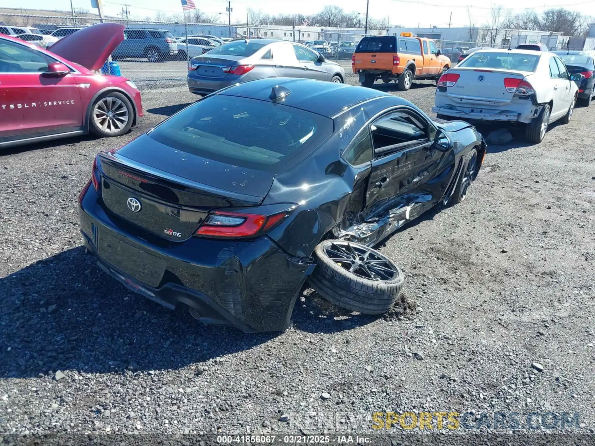 4 Фотография поврежденного автомобиля JF1ZNBE12S9751742 TOYOTA GR86 2025