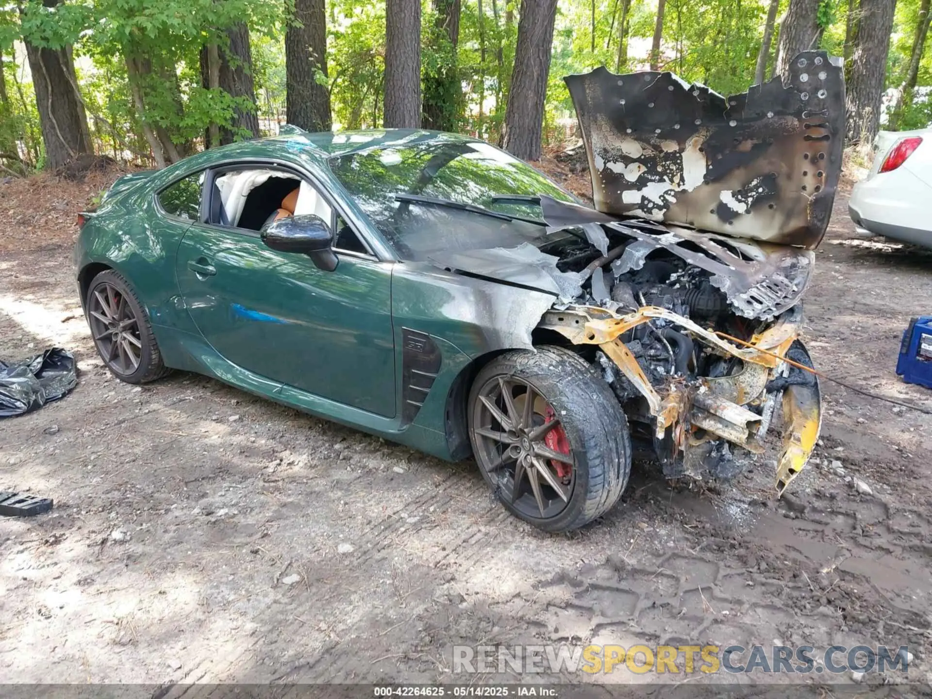 1 Photograph of a damaged car JF1ZNBM19S9750685 TOYOTA GR86 2025