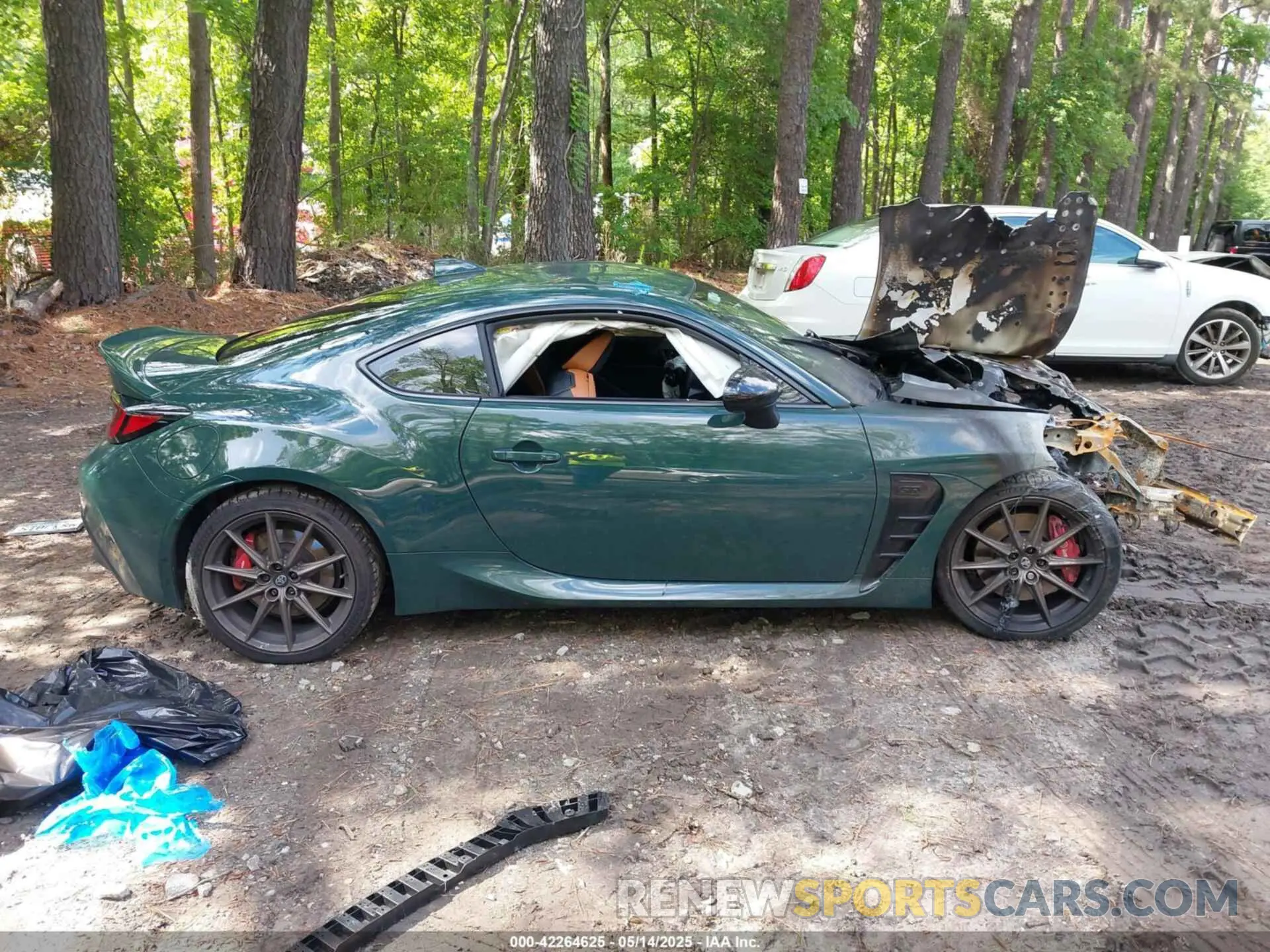 12 Photograph of a damaged car JF1ZNBM19S9750685 TOYOTA GR86 2025