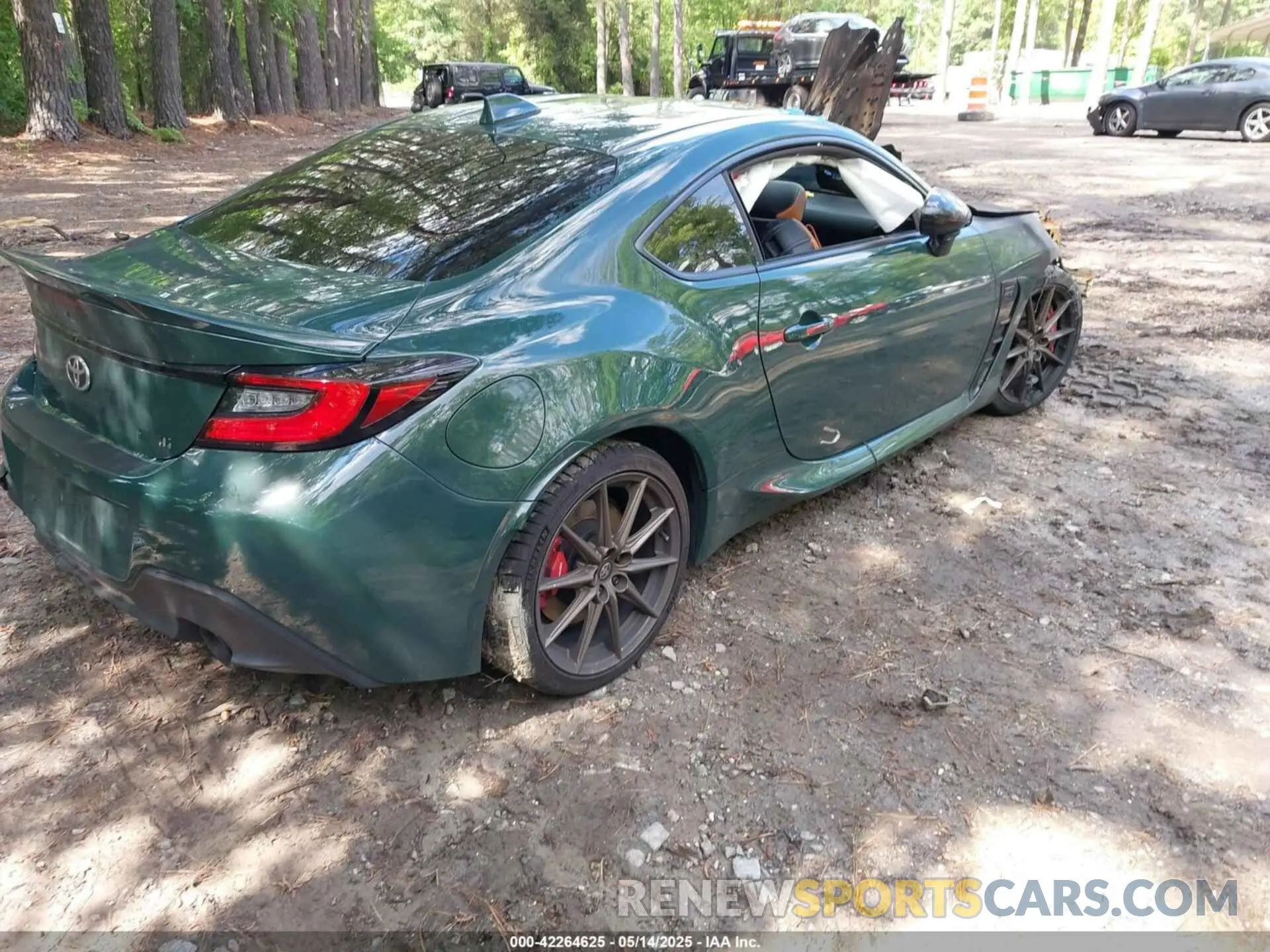4 Photograph of a damaged car JF1ZNBM19S9750685 TOYOTA GR86 2025