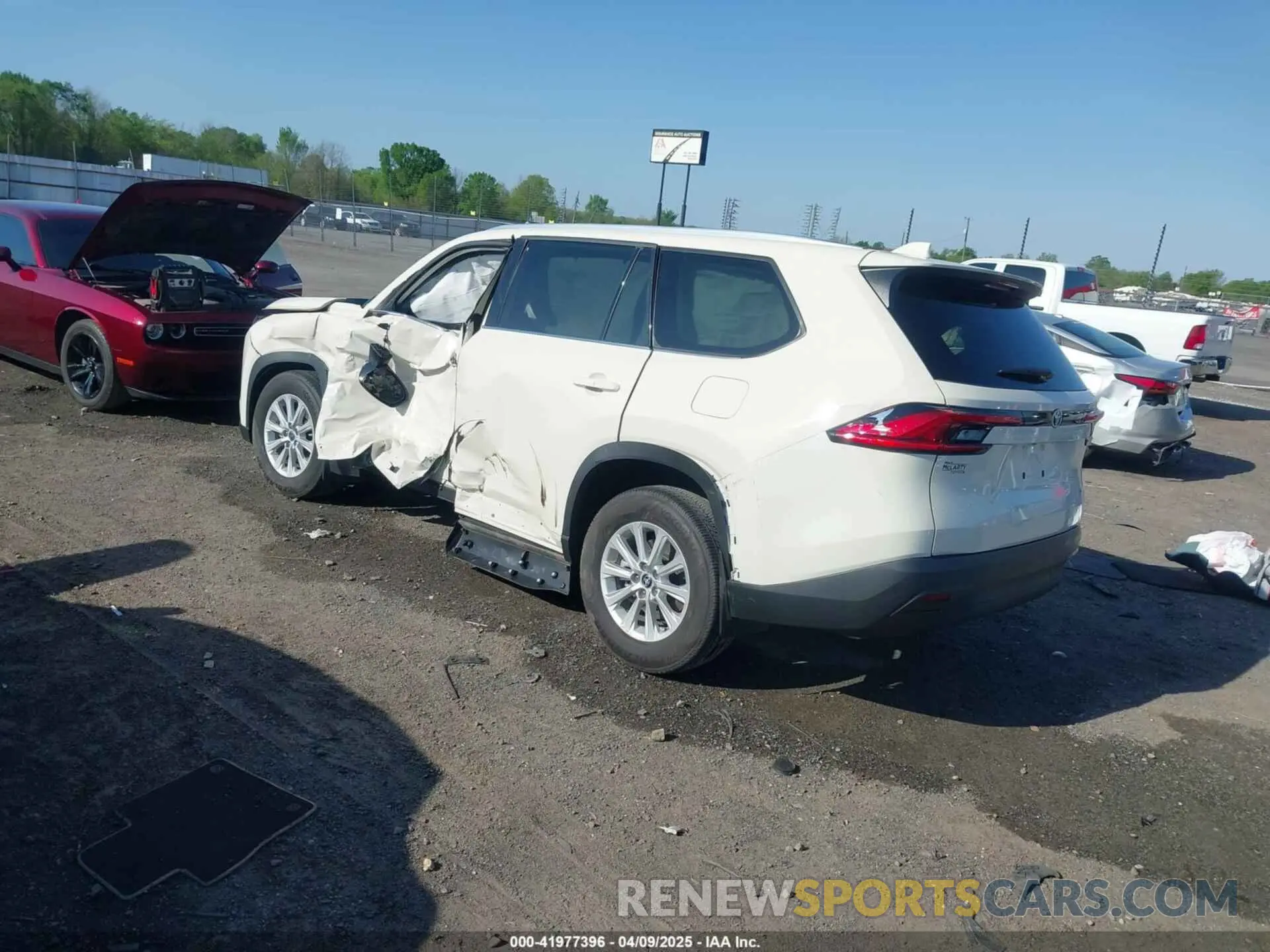 3 Photograph of a damaged car 5TDAAAA55RS011071 TOYOTA GRAND HIGHLANDER 2024