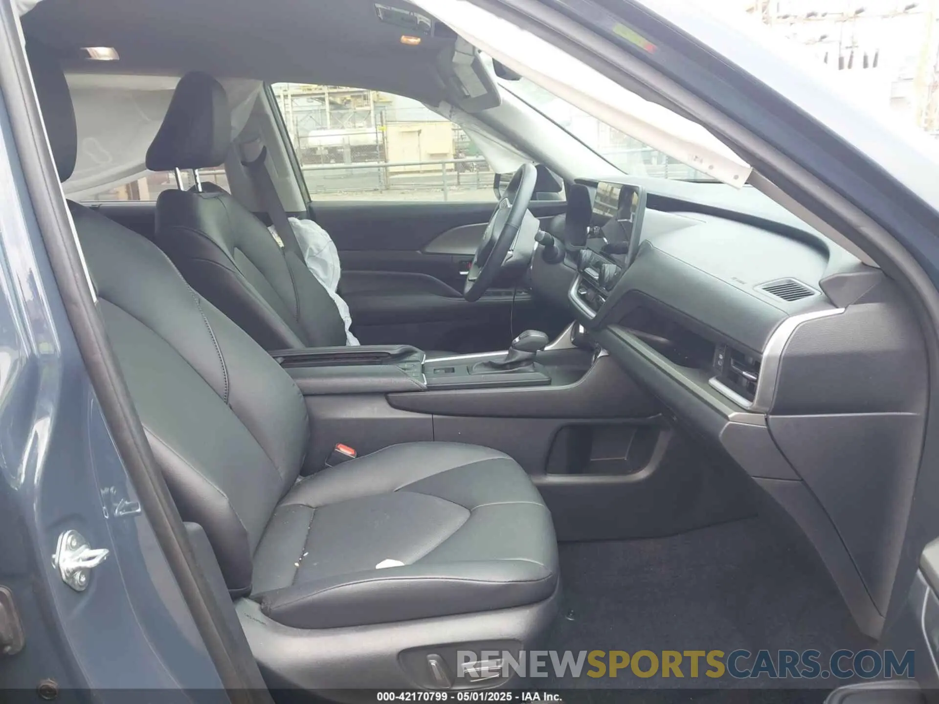 5 Photograph of a damaged car 5TDAAAA57RS013470 TOYOTA GRAND HIGHLANDER 2024