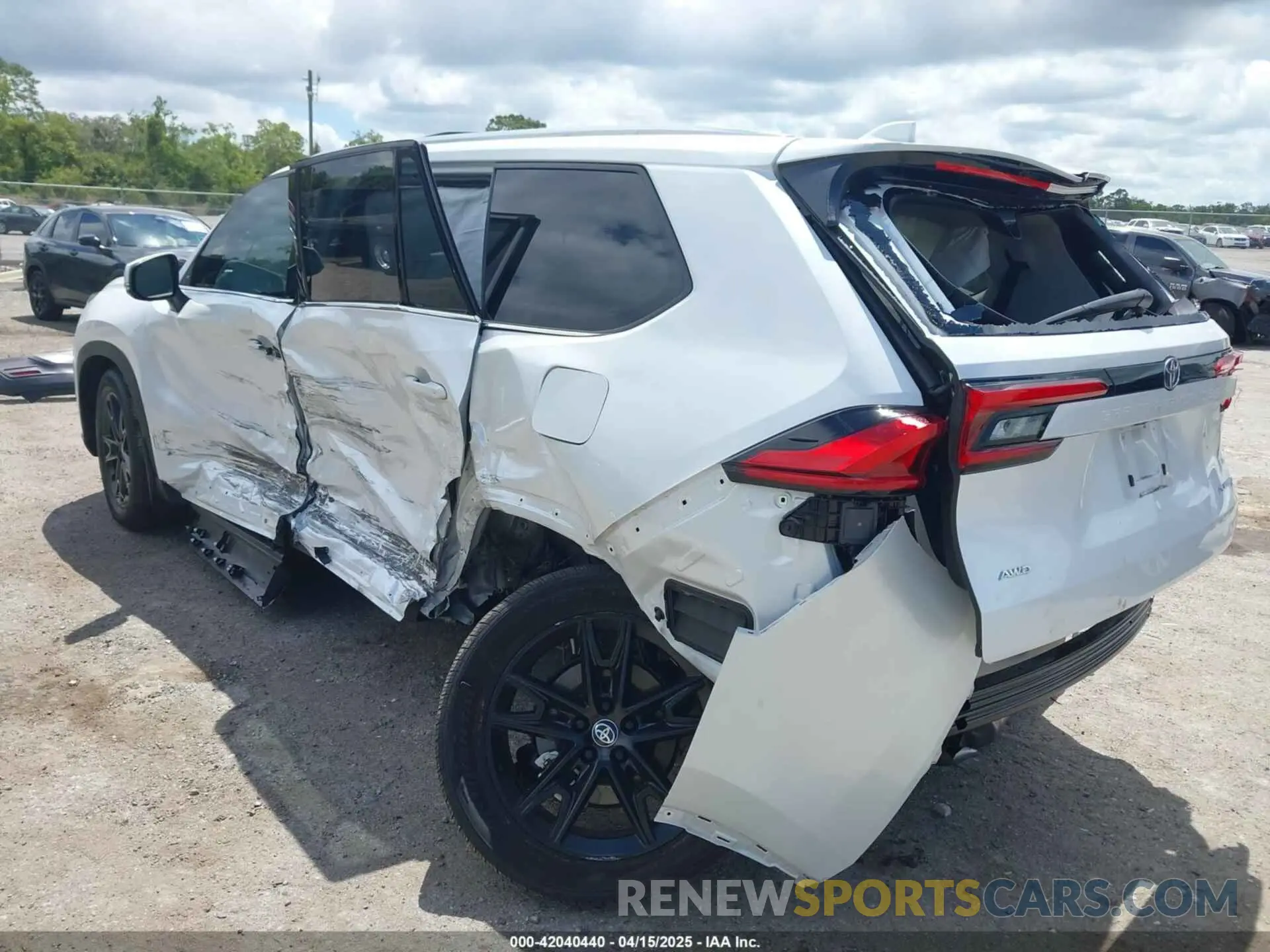 3 Photograph of a damaged car 5TDAAAB51RS041196 TOYOTA GRAND HIGHLANDER 2024