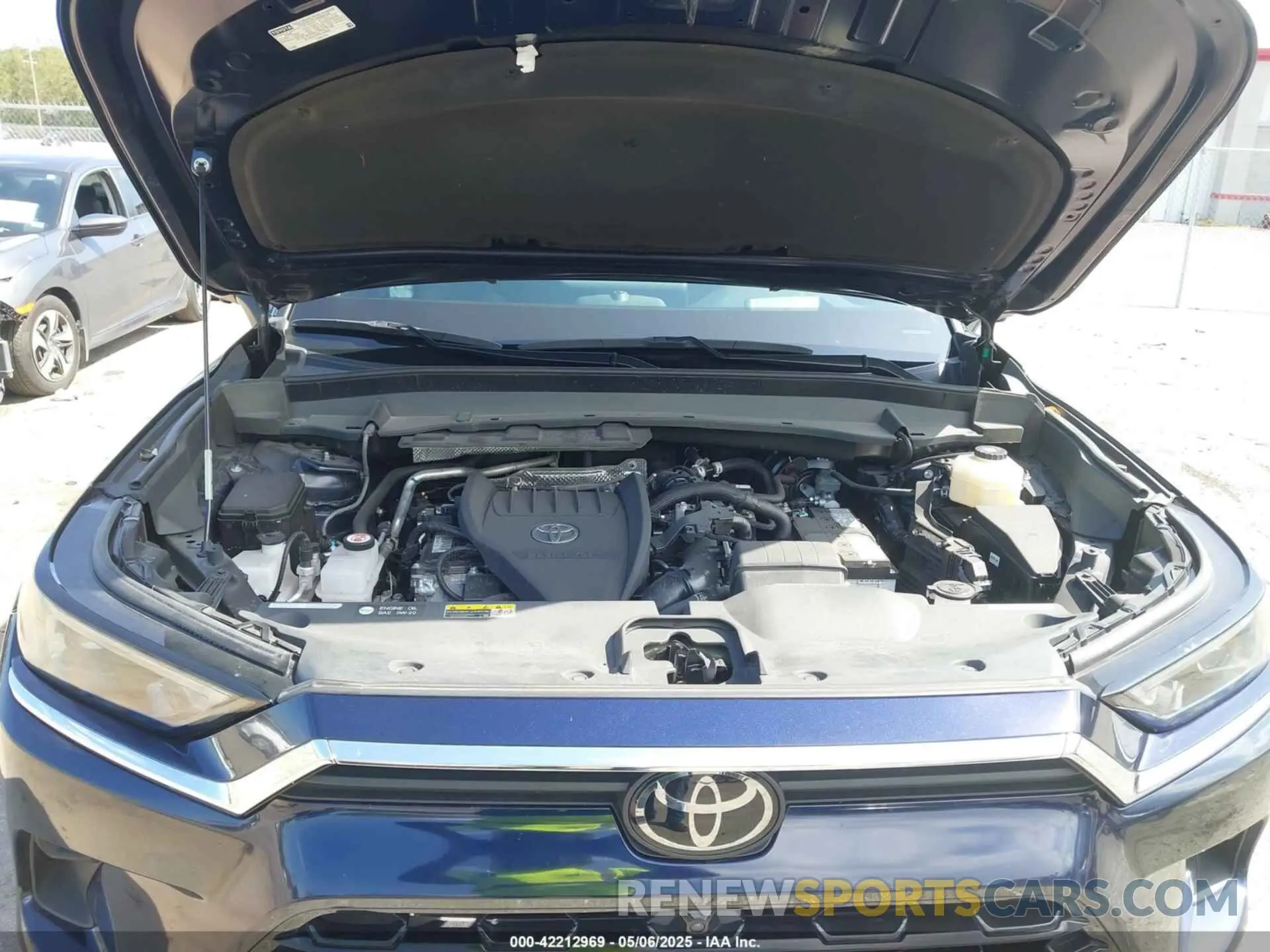10 Photograph of a damaged car 5TDAAAB56RS000899 TOYOTA GRAND HIGHLANDER 2024