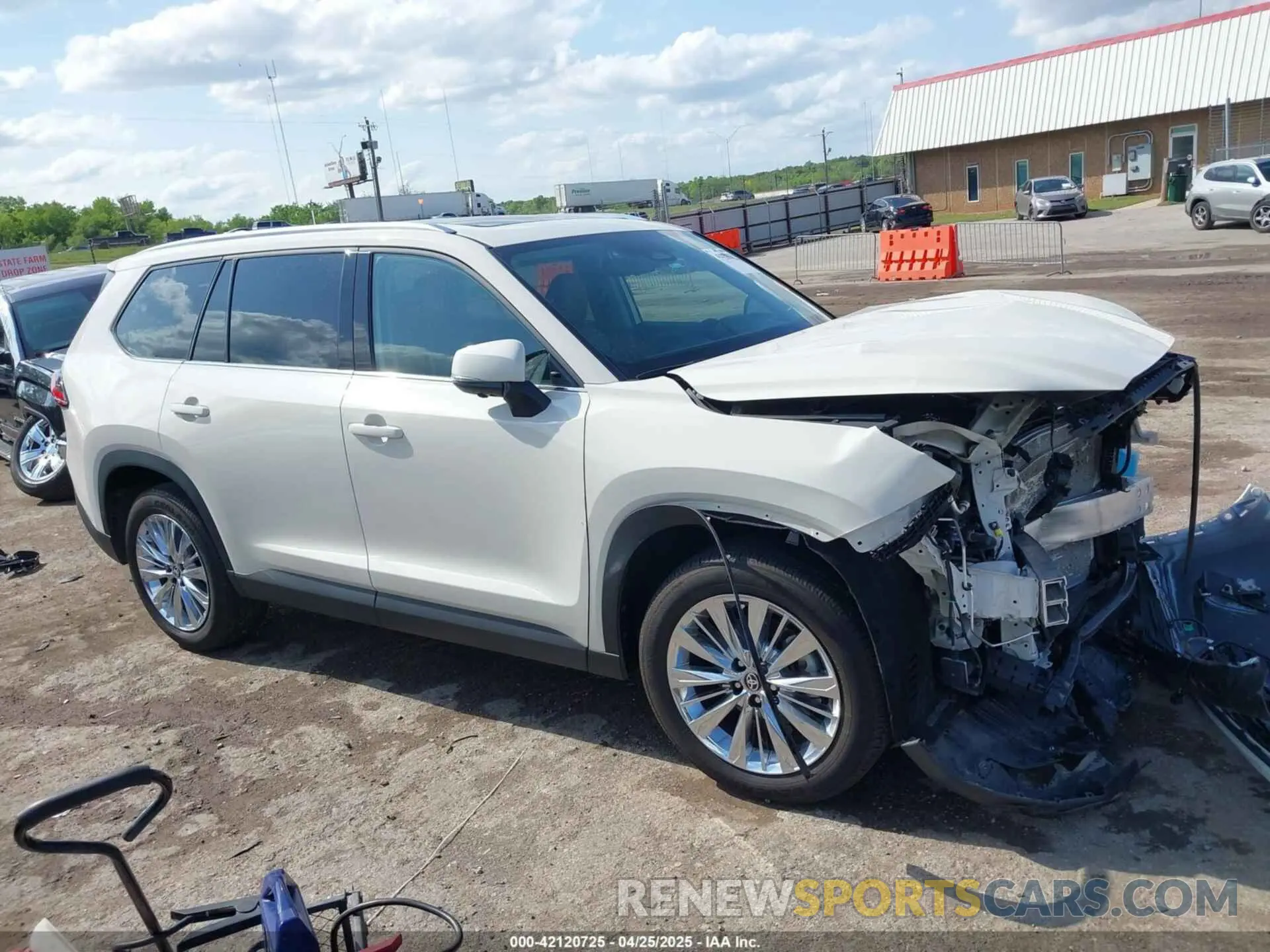 13 Photograph of a damaged car 5TDAAAB57RS015864 TOYOTA GRAND HIGHLANDER 2024
