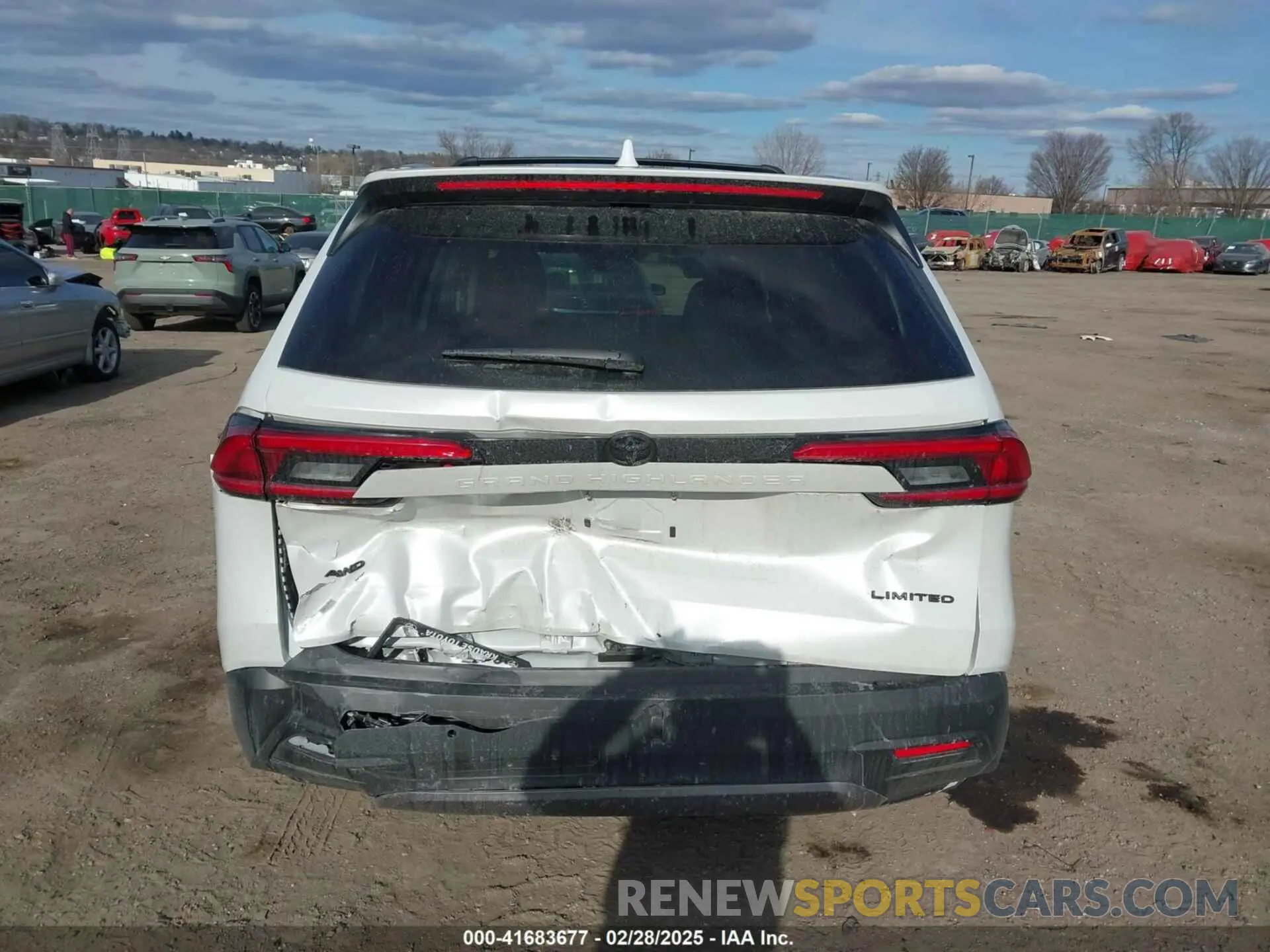 16 Photograph of a damaged car 5TDAAAB59RS042760 TOYOTA GRAND HIGHLANDER 2024