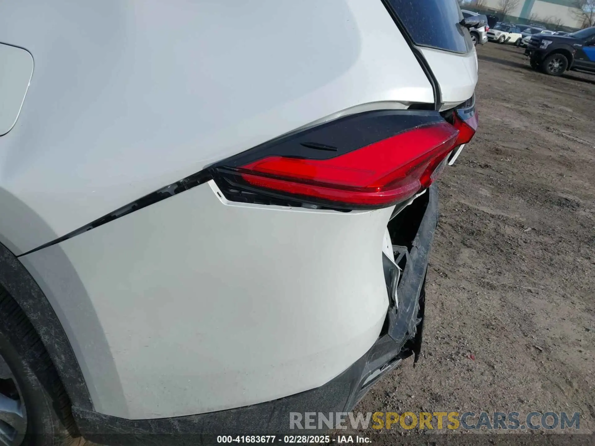 17 Photograph of a damaged car 5TDAAAB59RS042760 TOYOTA GRAND HIGHLANDER 2024