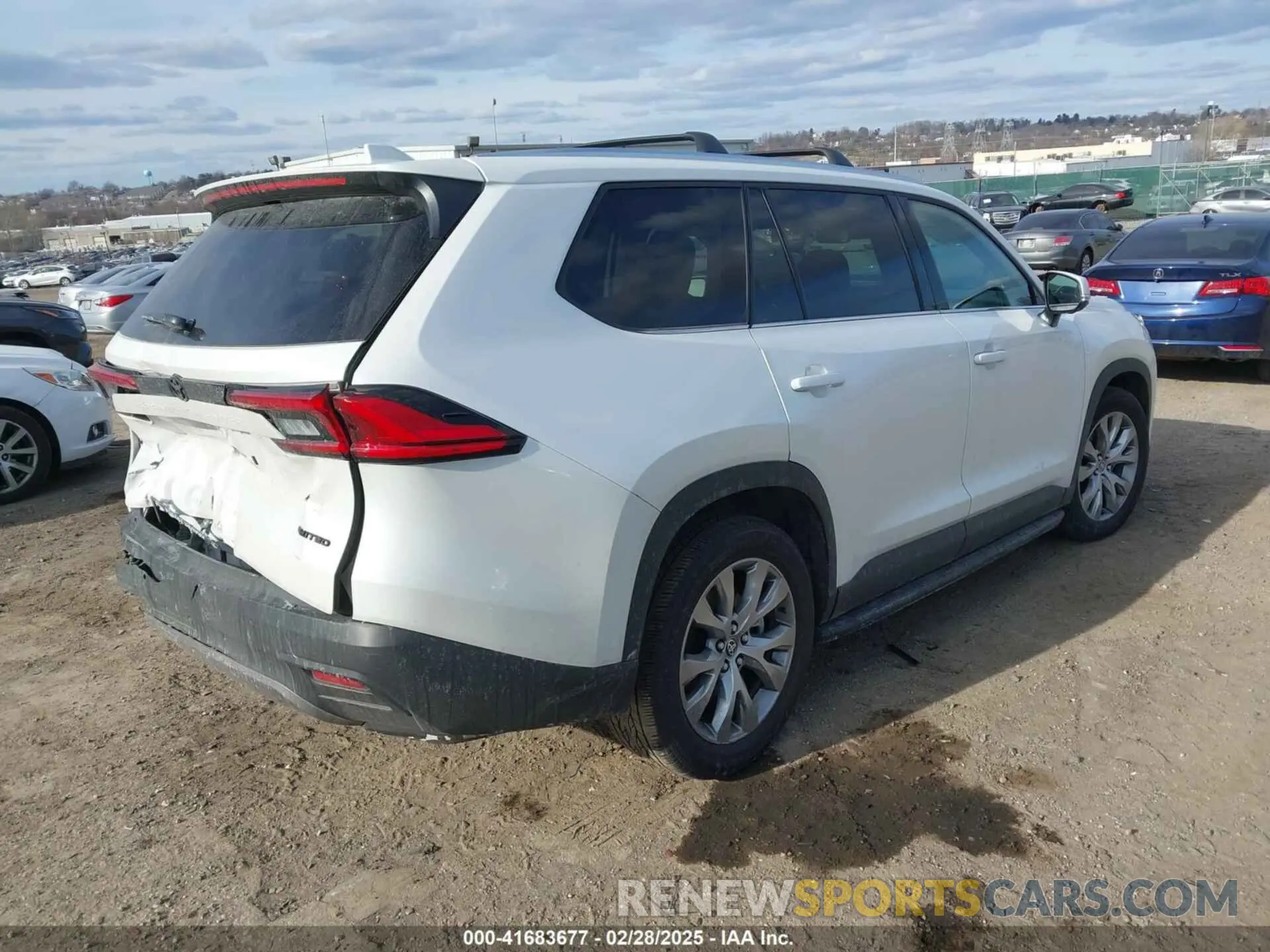 4 Photograph of a damaged car 5TDAAAB59RS042760 TOYOTA GRAND HIGHLANDER 2024
