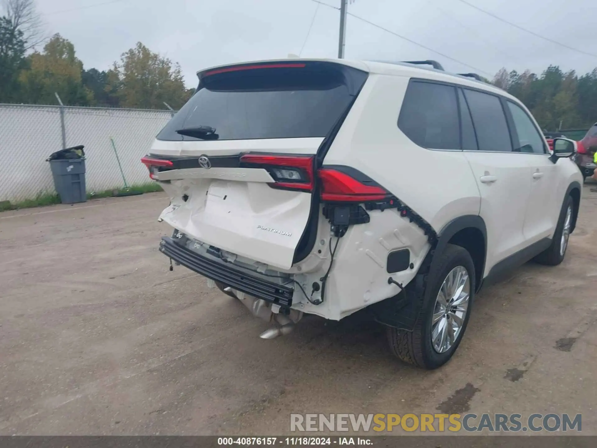 18 Photograph of a damaged car 5TDAAAB59RS043827 TOYOTA GRAND HIGHLANDER 2024