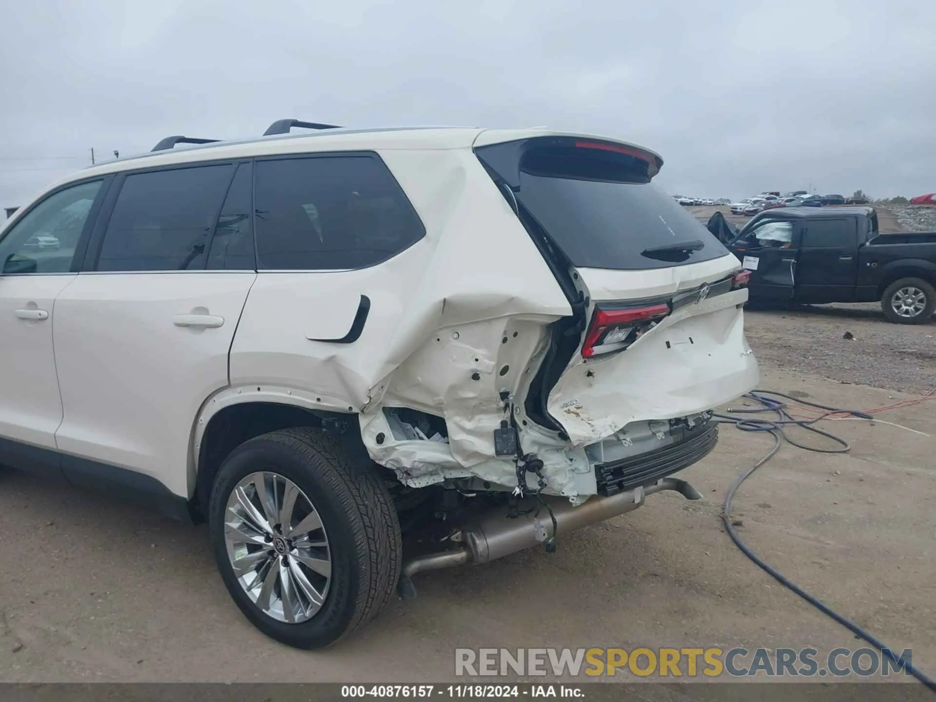19 Photograph of a damaged car 5TDAAAB59RS043827 TOYOTA GRAND HIGHLANDER 2024
