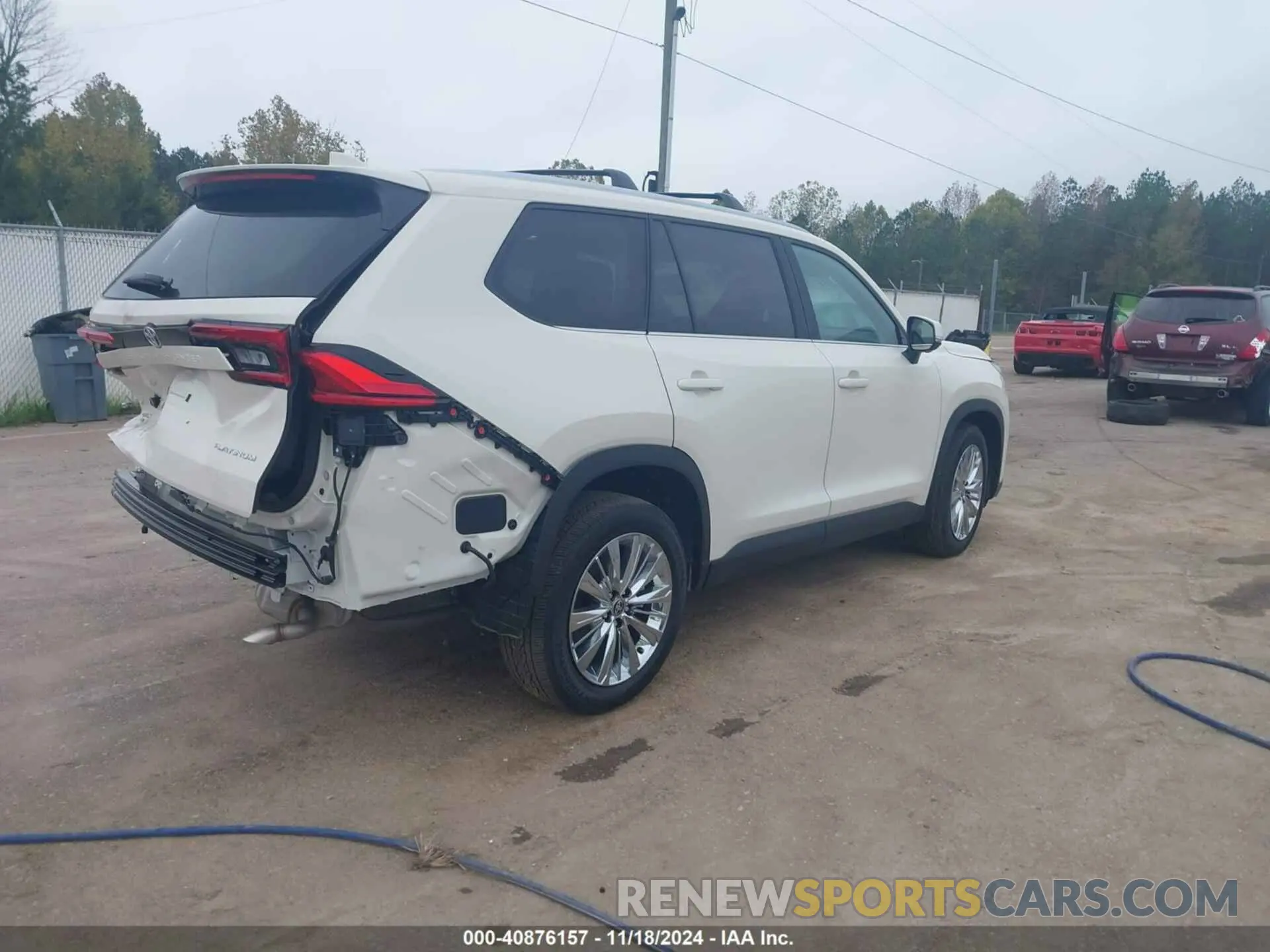 4 Photograph of a damaged car 5TDAAAB59RS043827 TOYOTA GRAND HIGHLANDER 2024