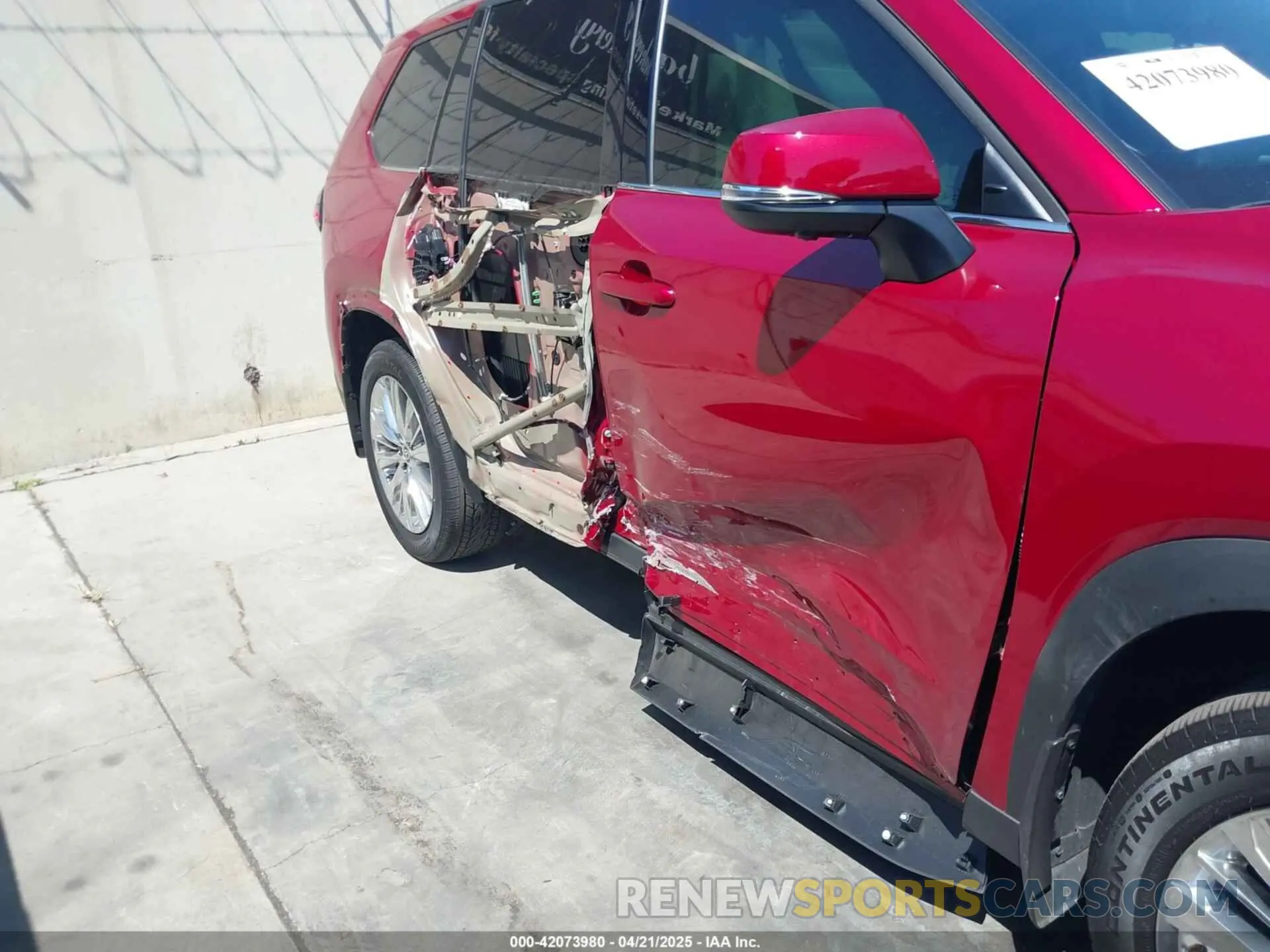 13 Photograph of a damaged car 5TDAAAB59RS057307 TOYOTA GRAND HIGHLANDER 2024