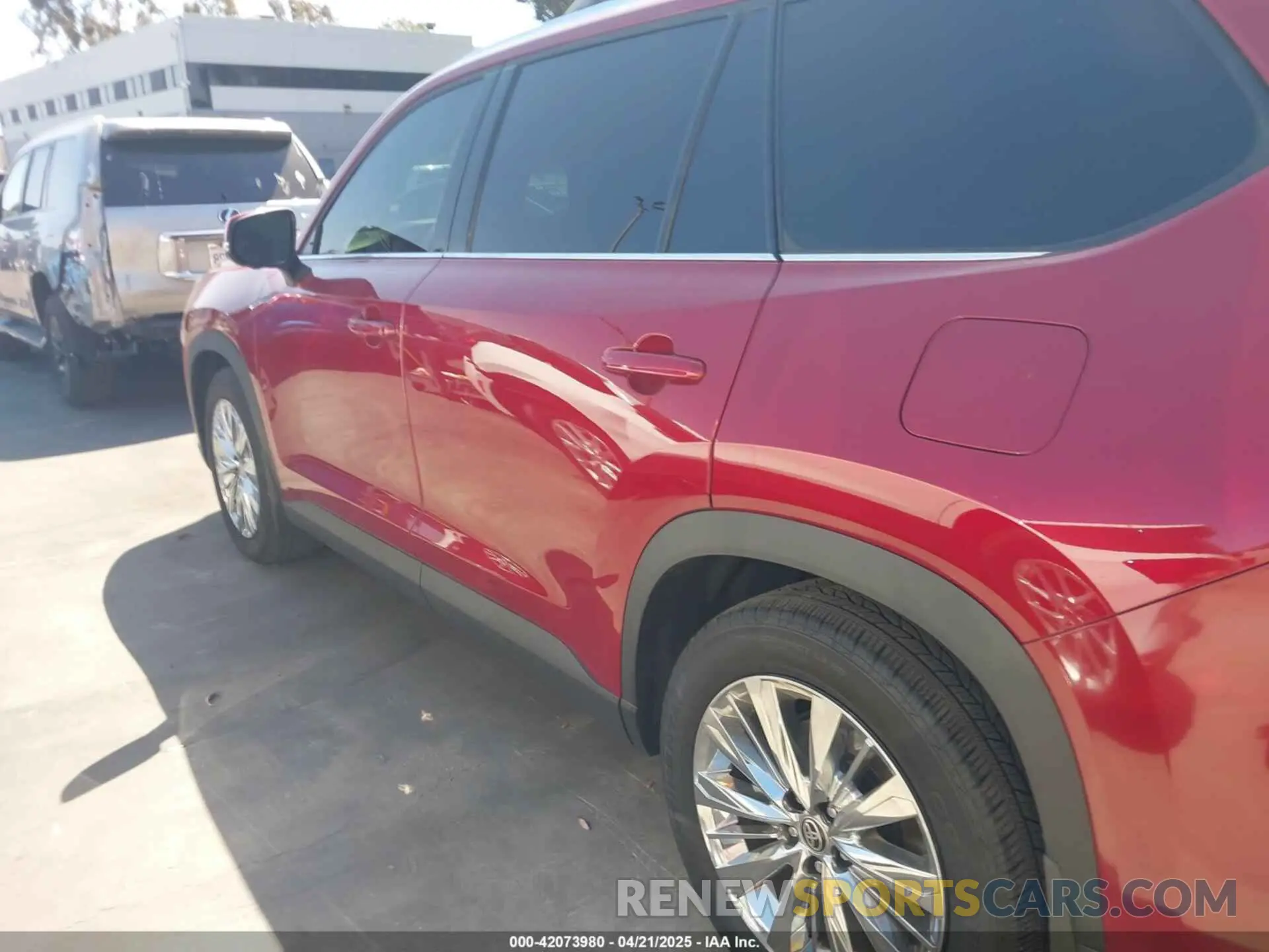 14 Photograph of a damaged car 5TDAAAB59RS057307 TOYOTA GRAND HIGHLANDER 2024