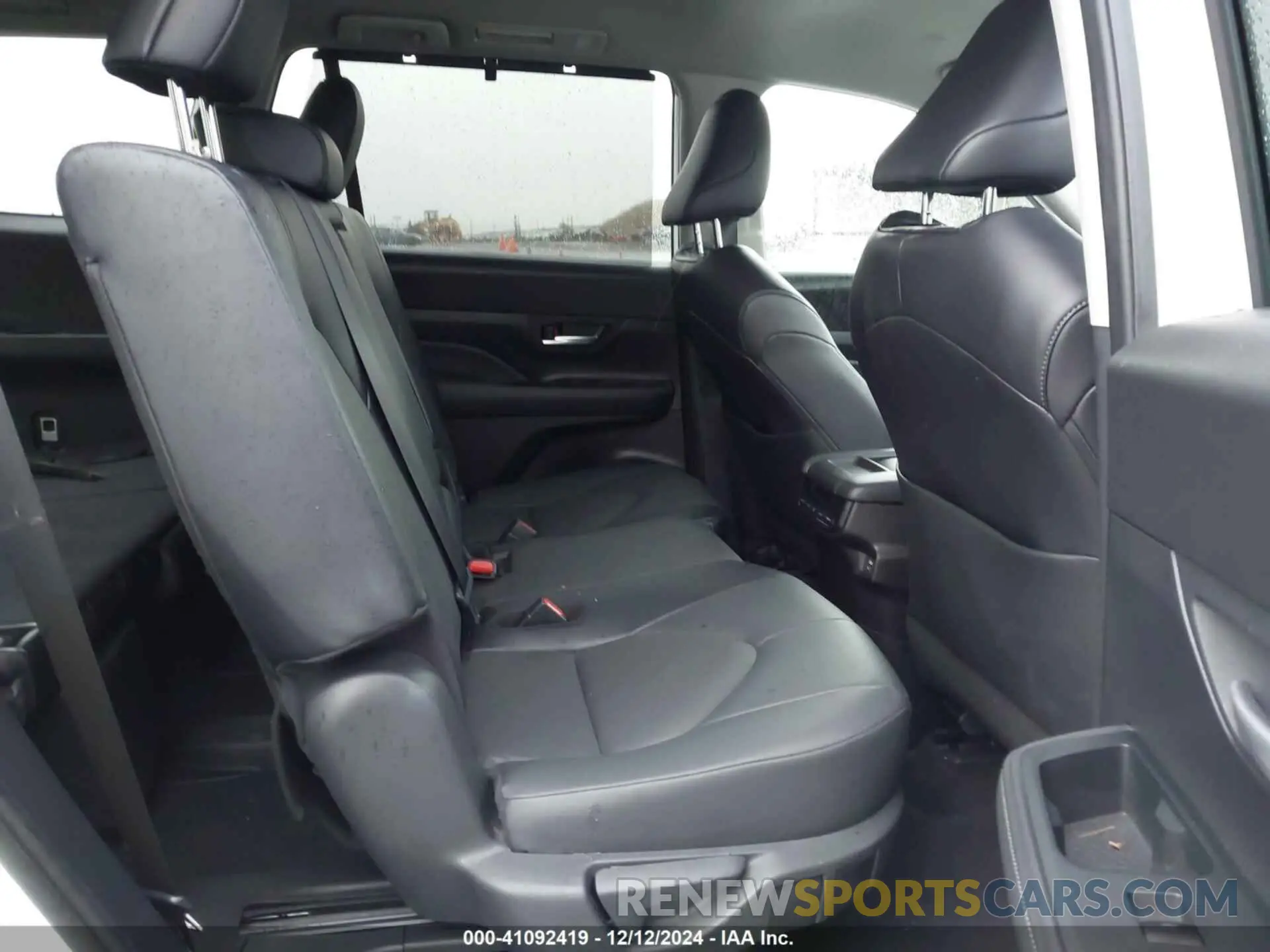 8 Фотография поврежденного автомобиля 5TDACAB56RS003201 TOYOTA GRAND HIGHLANDER 2024