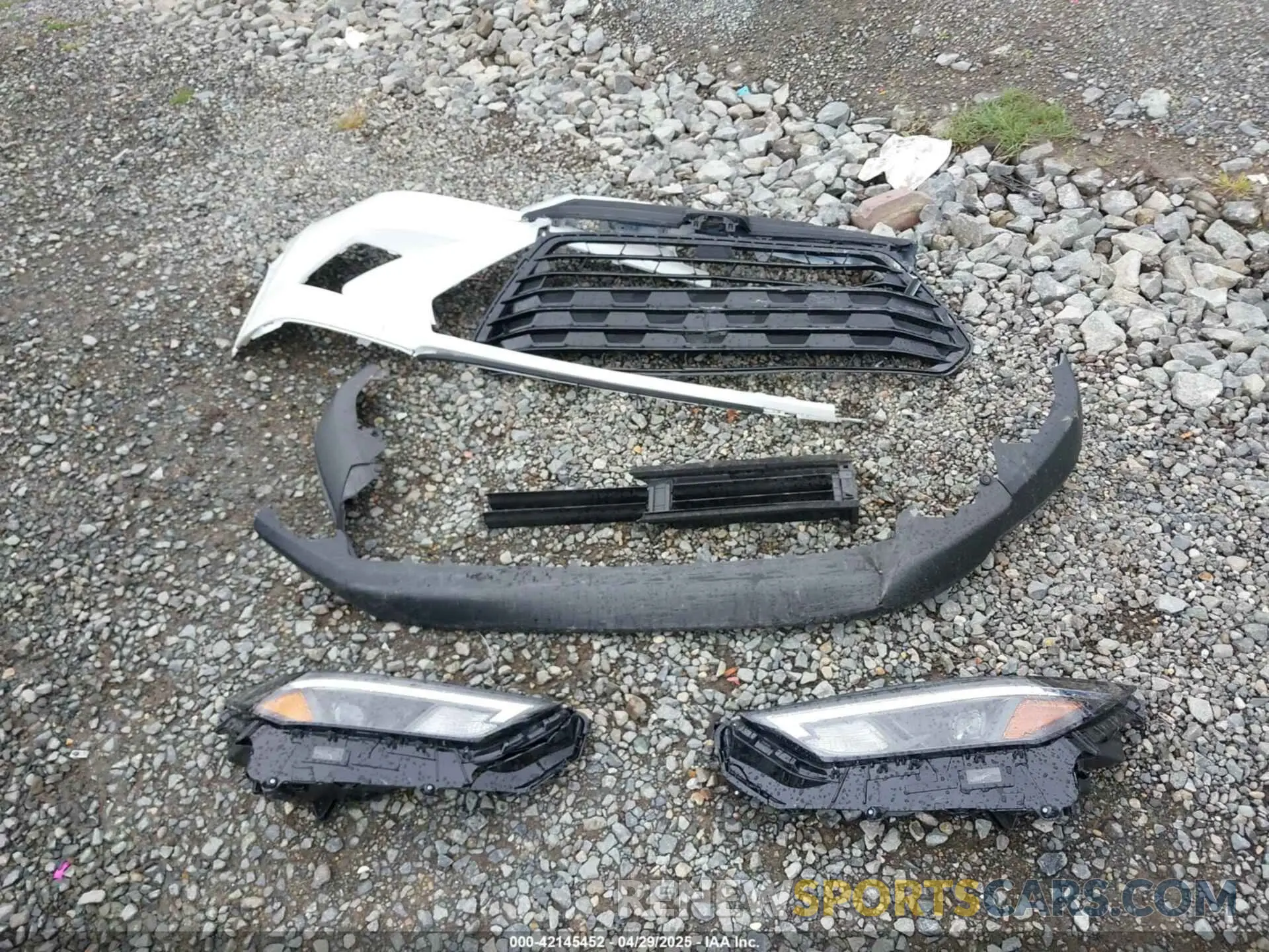 11 Photograph of a damaged car 5TDACAB57RS009802 TOYOTA GRAND HIGHLANDER 2024