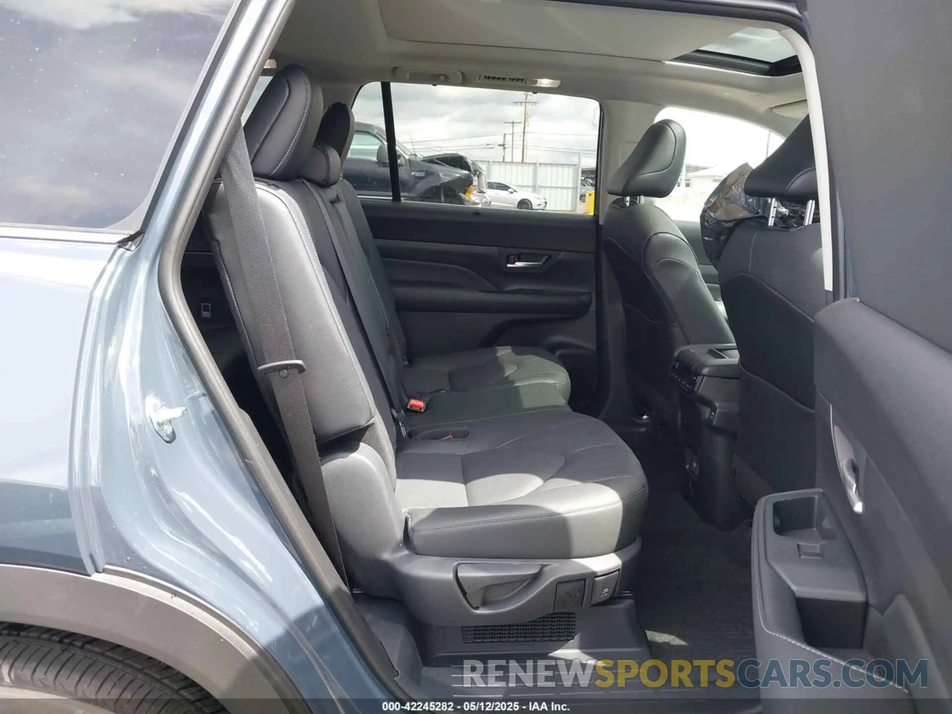8 Фотография поврежденного автомобиля 5TDACAB55SS034154 TOYOTA GRAND HIGHLANDER 2025