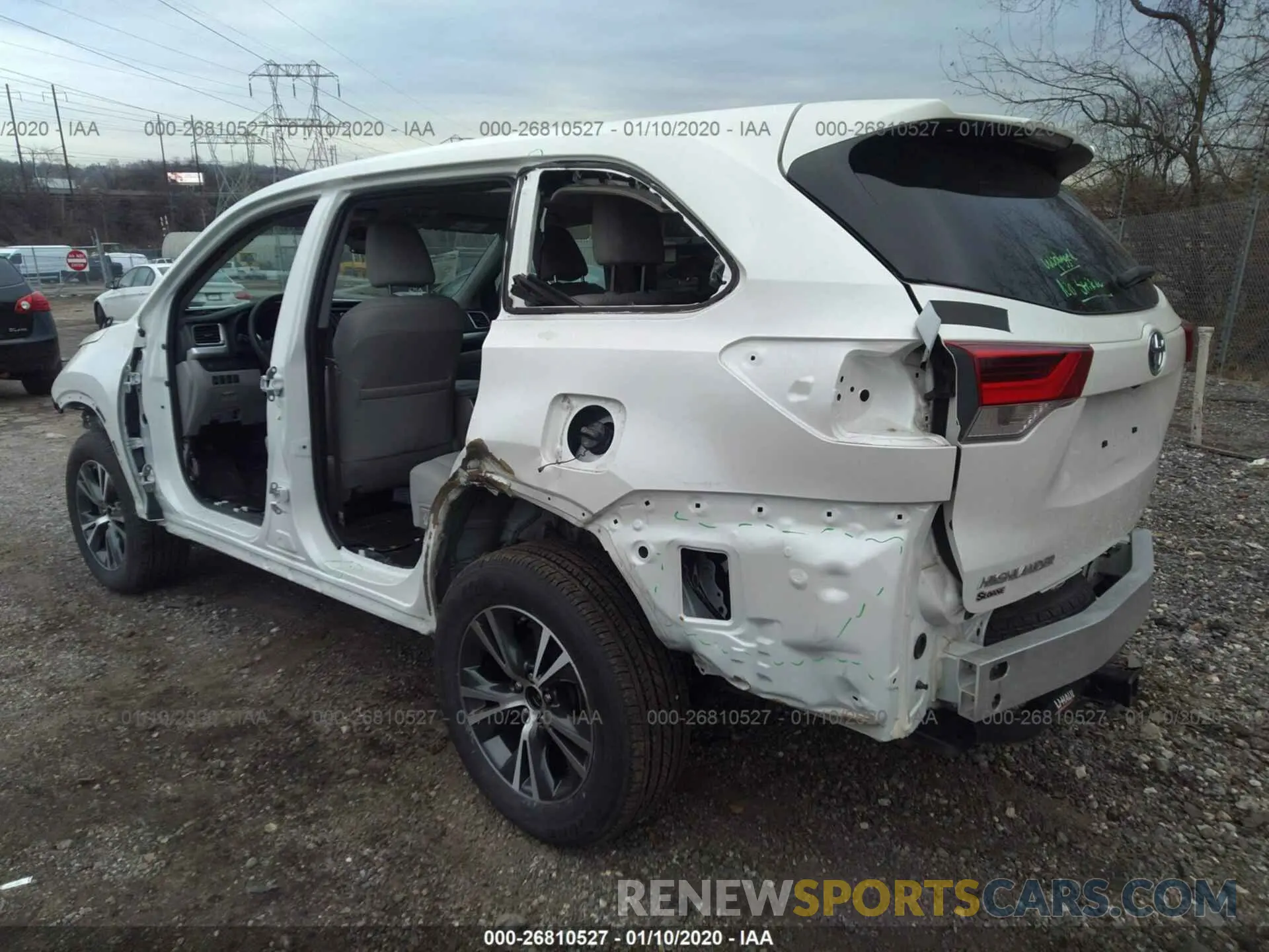 3 Photograph of a damaged car 5TDBGRFH5KS064251 TOYOTA HIGHLANDER 2019