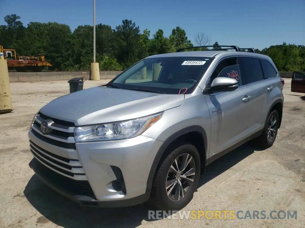 2 Photograph of a damaged car 5TDBGRFH6KS078403 TOYOTA HIGHLANDER 2019